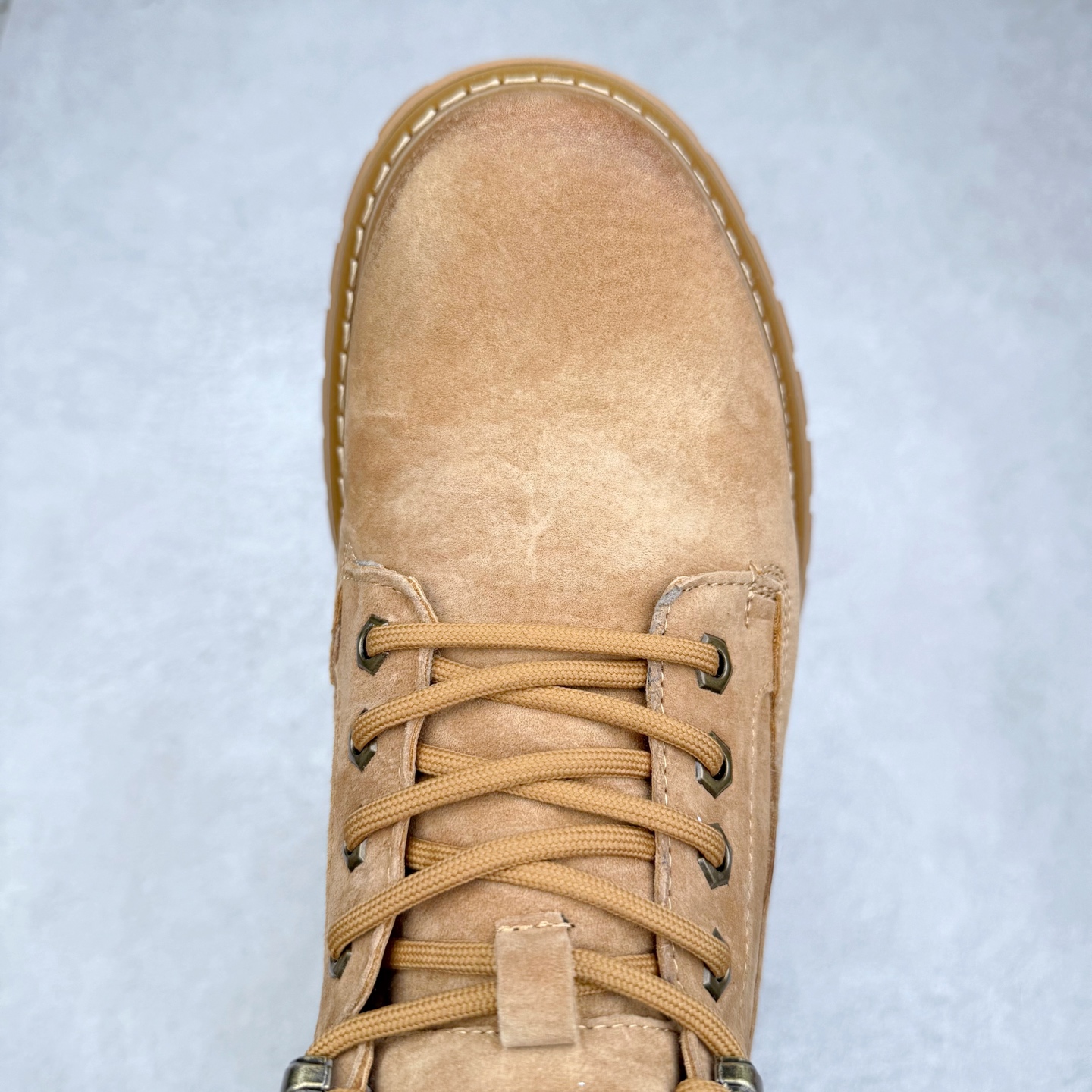 图片[4]-CAT卡特 户外工装轻底休闲马丁靴大黄靴系列 广东大厂品质 全新工艺升级 全鞋真牛皮材料 大底到五金都是代工厂原材料制作 同原版固特异永不开胶工艺 好货不杀猪 首单质量严格把控 全网独家首发 品质毋庸置疑 全套官网统一包装 今年冬季防寒户外专用 日常随意搭配 尺码：39 40 41 42 43 44（皮鞋码）-选品中心