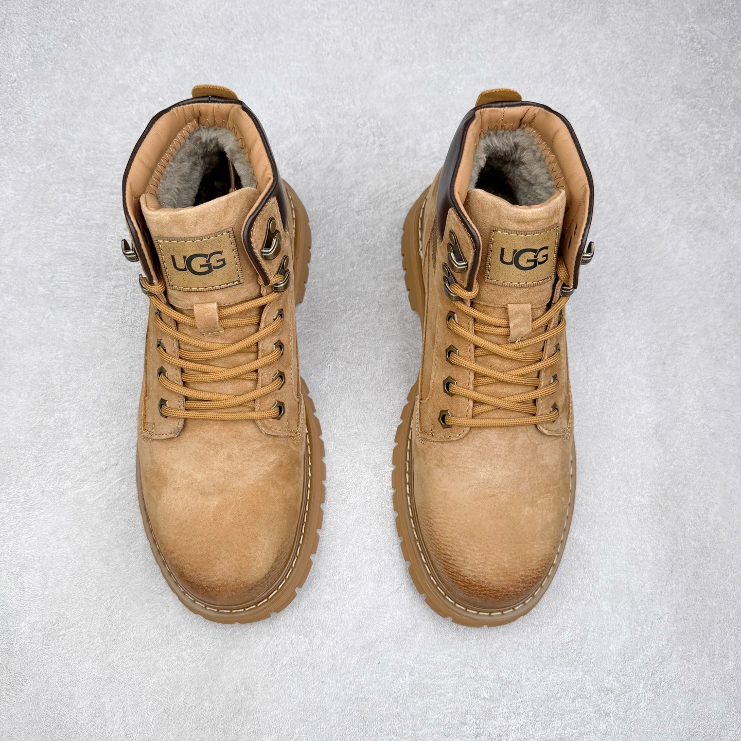 图片[2]-CAT卡特 户外工装轻底休闲马丁靴大黄靴系列 广东大厂品质 全新工艺升级 全鞋真牛皮材料 大底到五金都是代工厂原材料制作 同原版固特异永不开胶工艺 好货不杀猪 首单质量严格把控 全网独家首发 品质毋庸置疑 全套官网统一包装 今年冬季防寒户外专用 日常随意搭配 尺码：39 40 41 42 43 44（皮鞋码）-选品中心