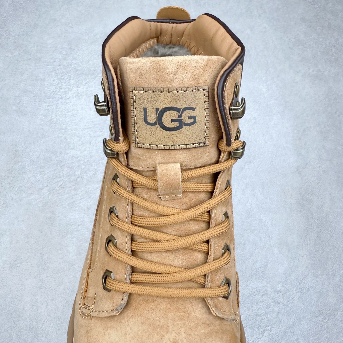 图片[5]-CAT卡特 户外工装轻底休闲马丁靴大黄靴系列 广东大厂品质 全新工艺升级 全鞋真牛皮材料 大底到五金都是代工厂原材料制作 同原版固特异永不开胶工艺 好货不杀猪 首单质量严格把控 全网独家首发 品质毋庸置疑 全套官网统一包装 今年冬季防寒户外专用 日常随意搭配 尺码：39 40 41 42 43 44（皮鞋码）-选品中心