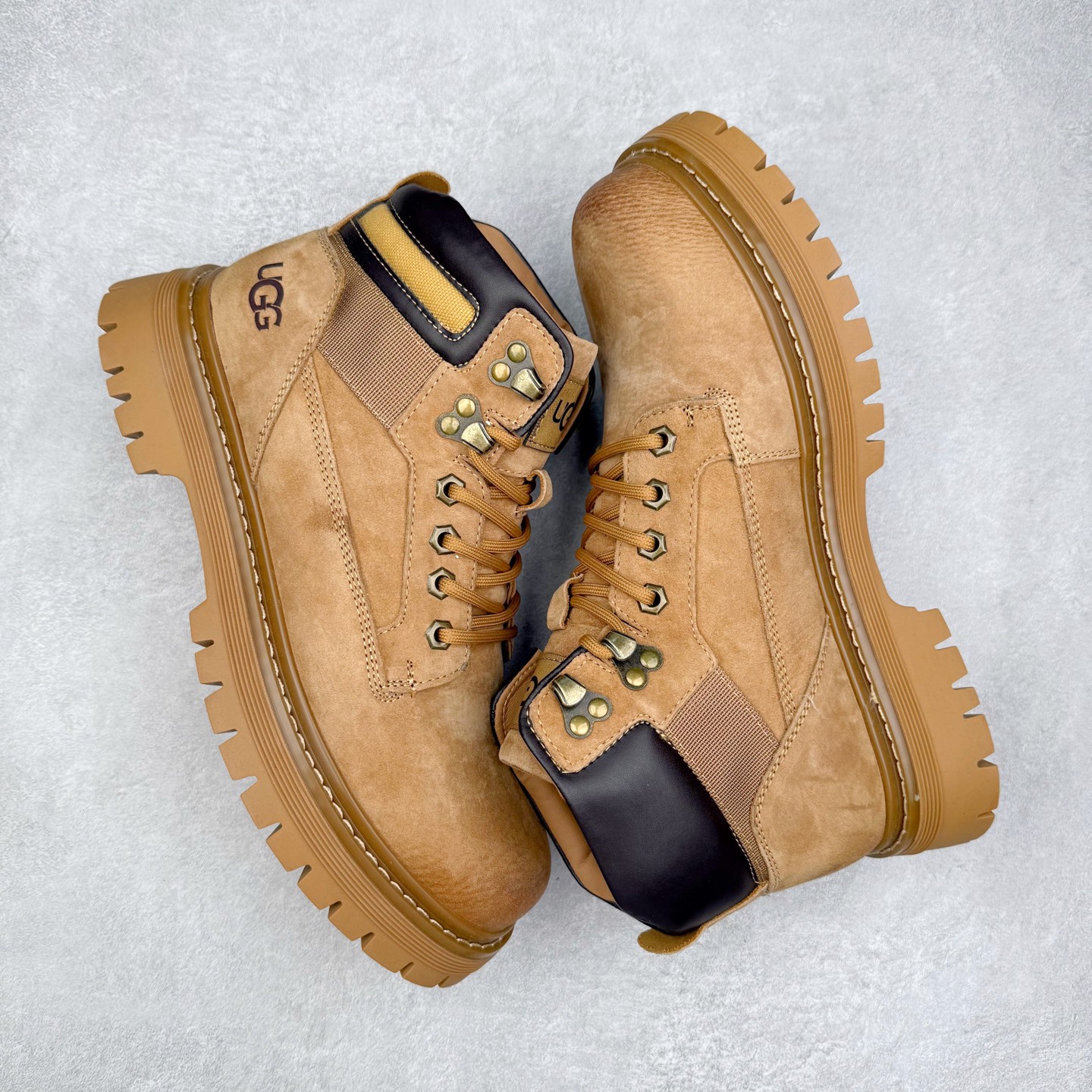 图片[3]-CAT卡特 户外工装轻底休闲马丁靴大黄靴系列 广东大厂品质 全新工艺升级 全鞋真牛皮材料 大底到五金都是代工厂原材料制作 同原版固特异永不开胶工艺 好货不杀猪 首单质量严格把控 全网独家首发 品质毋庸置疑 全套官网统一包装 今年冬季防寒户外专用 日常随意搭配 尺码：39 40 41 42 43 44（皮鞋码）-选品中心