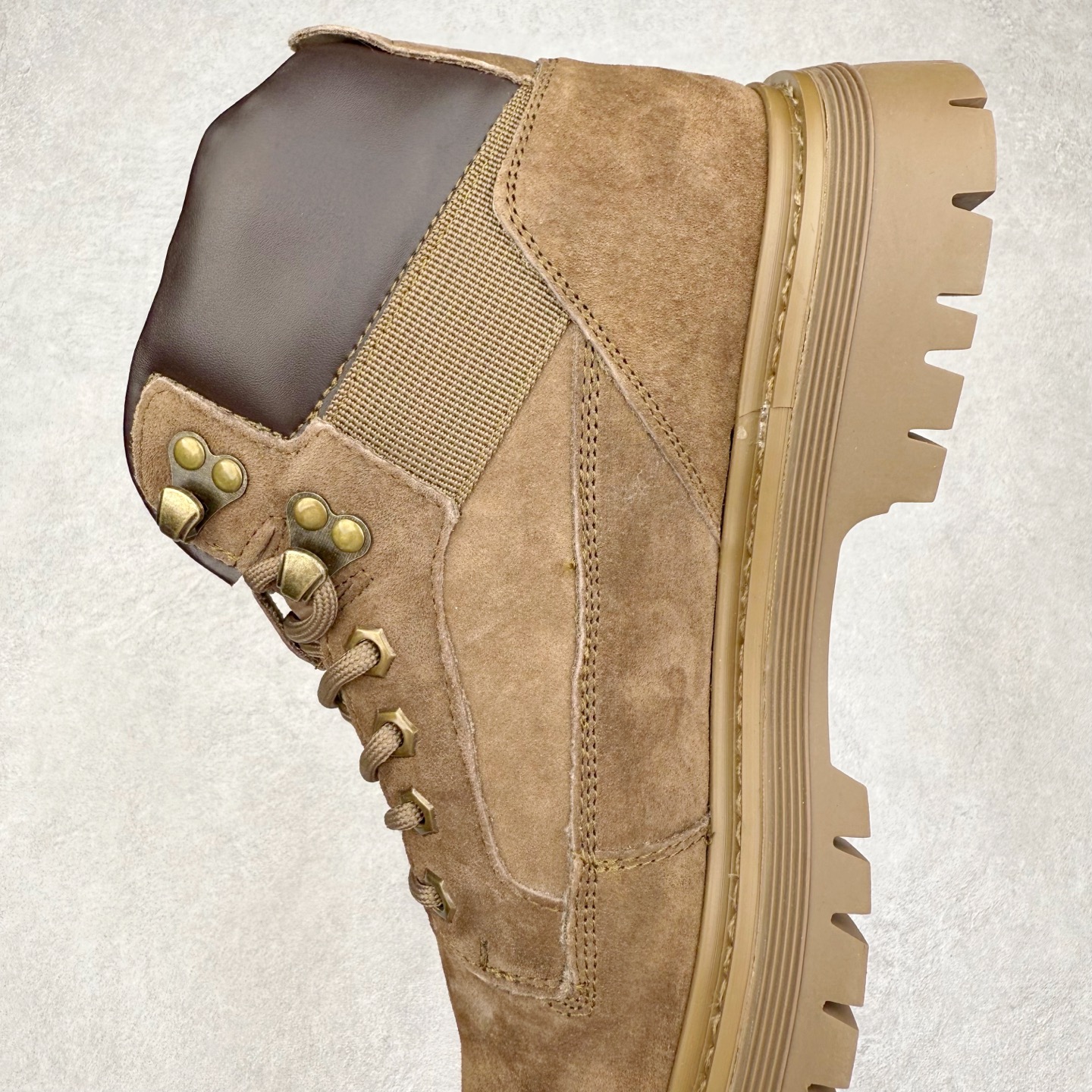 图片[7]-CAT卡特 户外工装轻底休闲马丁靴大黄靴系列 广东大厂品质 全新工艺升级 全鞋真牛皮材料 大底到五金都是代工厂原材料制作 同原版固特异永不开胶工艺 好货不杀猪 首单质量严格把控 全网独家首发 品质毋庸置疑 全套官网统一包装 今年冬季防寒户外专用 日常随意搭配 尺码：39 40 41 42 43 44（皮鞋码）-选品中心