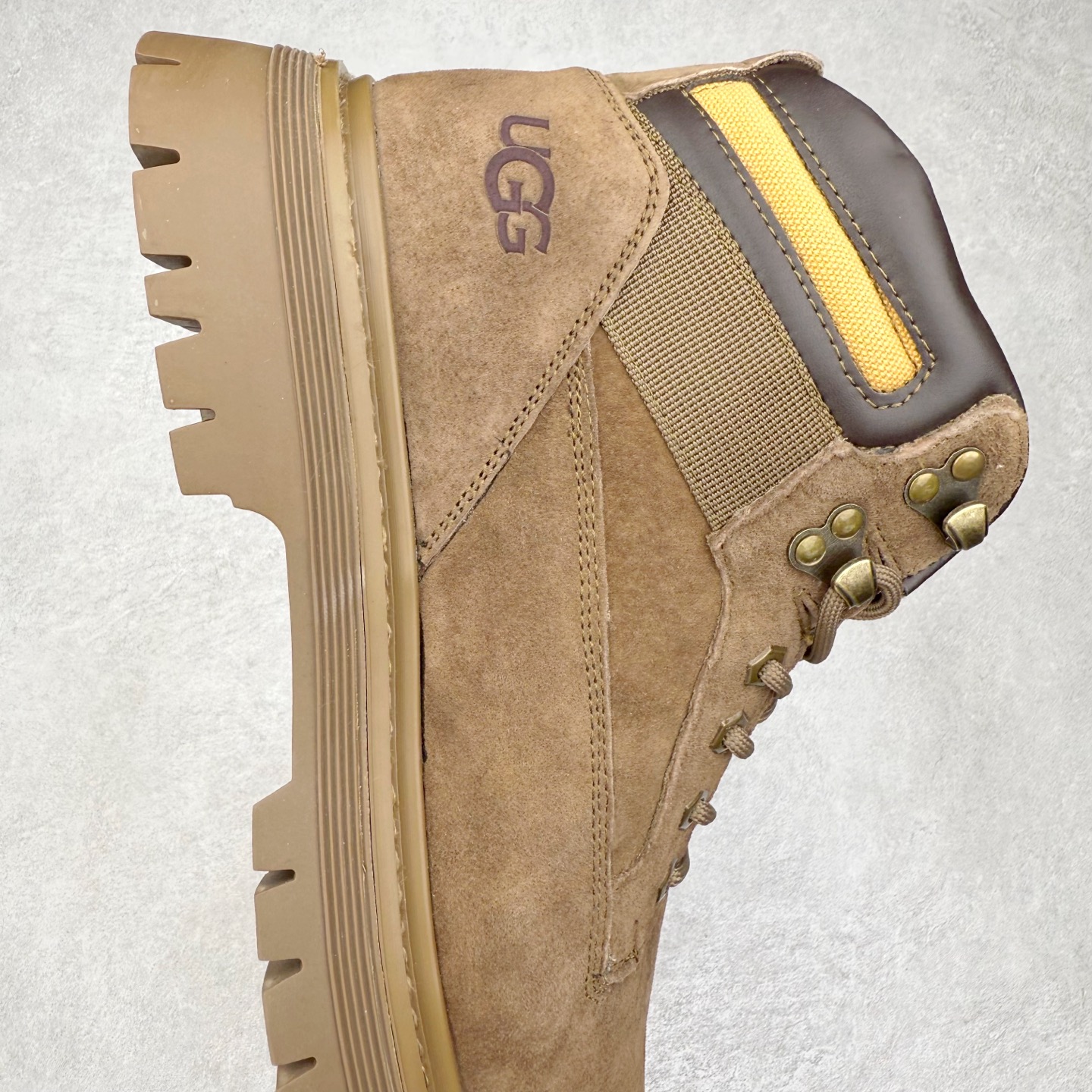 图片[6]-CAT卡特 户外工装轻底休闲马丁靴大黄靴系列 广东大厂品质 全新工艺升级 全鞋真牛皮材料 大底到五金都是代工厂原材料制作 同原版固特异永不开胶工艺 好货不杀猪 首单质量严格把控 全网独家首发 品质毋庸置疑 全套官网统一包装 今年冬季防寒户外专用 日常随意搭配 尺码：39 40 41 42 43 44（皮鞋码）-选品中心