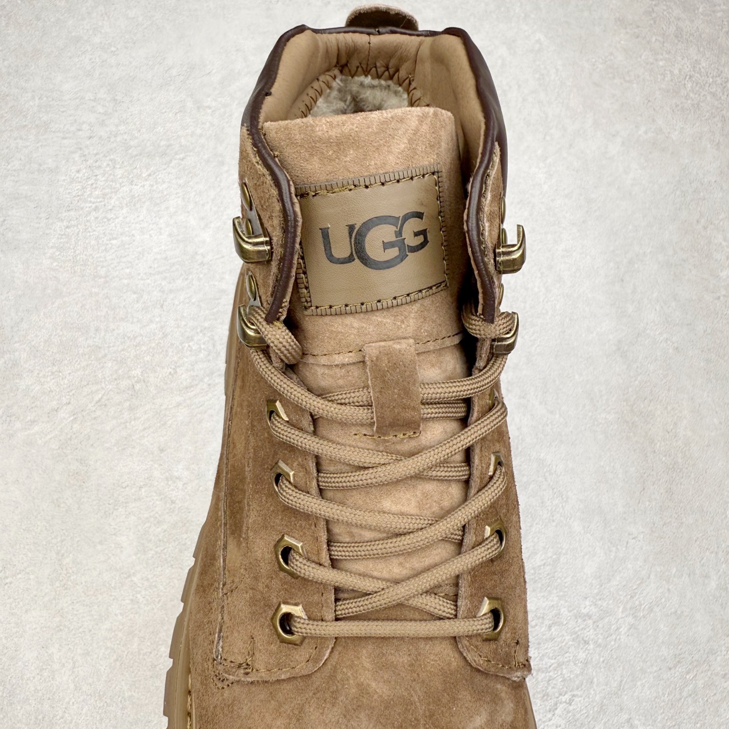 图片[5]-CAT卡特 户外工装轻底休闲马丁靴大黄靴系列 广东大厂品质 全新工艺升级 全鞋真牛皮材料 大底到五金都是代工厂原材料制作 同原版固特异永不开胶工艺 好货不杀猪 首单质量严格把控 全网独家首发 品质毋庸置疑 全套官网统一包装 今年冬季防寒户外专用 日常随意搭配 尺码：39 40 41 42 43 44（皮鞋码）-选品中心