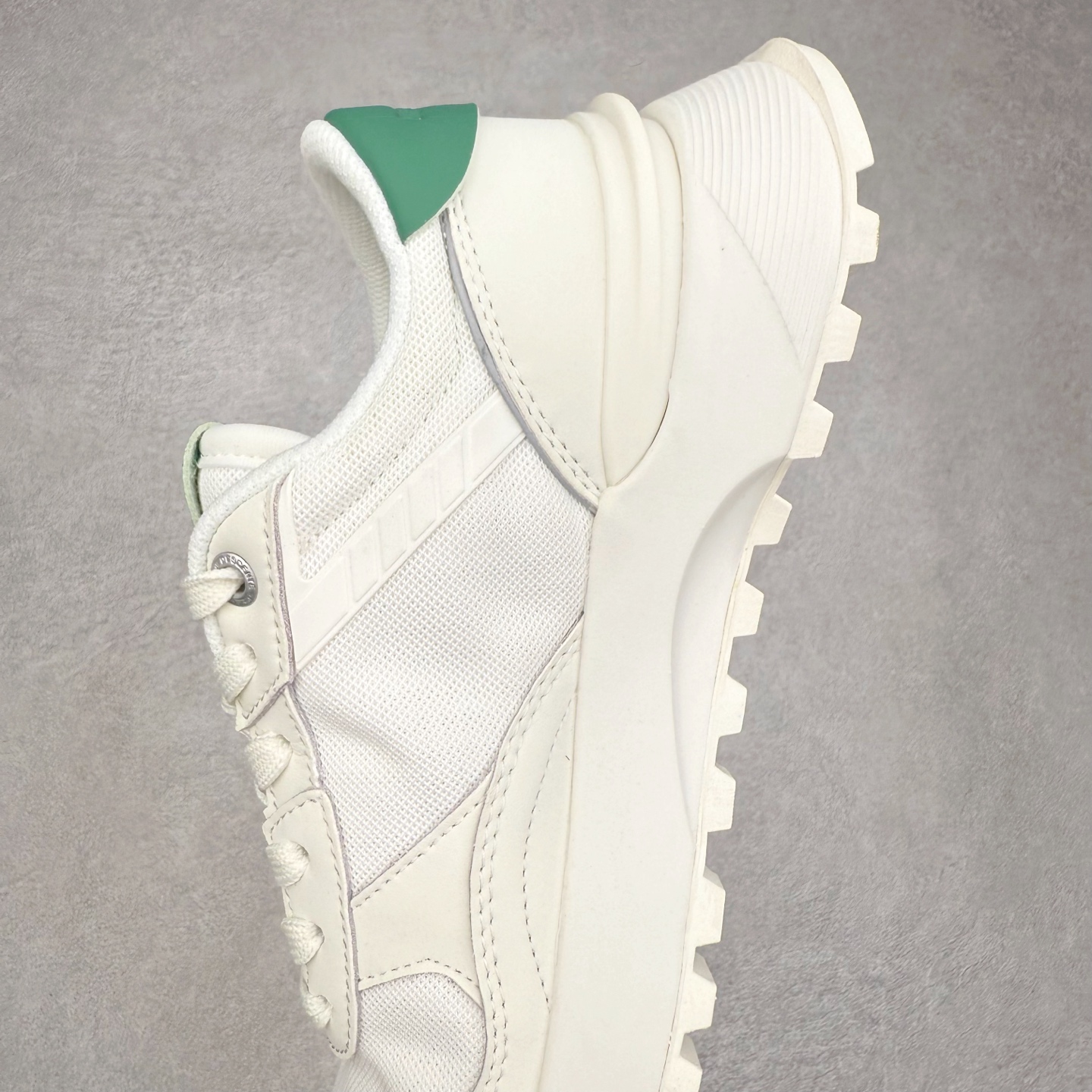 图片[7]-DESCENTE DUALIS 迪桑特都市通勤 DSR 时尚舒适耐磨低帮生活休闲鞋 DESCENTE（迪桑特）创立于1935年，品牌名取自法语词汇，意为“滑降”。品牌箭头标识代表滑雪的三种技术“高速直线滑行”、“穿越”和“侧滑”，也寓意品牌在打造高端专业运动产品中不断追求完美的创新精神，致力于成为中国高端专业滑雪、综训、女子、铁人三项、高尔夫的第一品牌。实拍调校N版已经零色差零失真 百分百还原实物色彩所见即所得 不存在货不对板色差等低级问题 选购参考实物拍摄 不混卖不参货 只用心做好货严格选品 承诺混一赔十 尺码：36 36.5 37.5 38 38.5 39 40 40.5 41 42 42.5 43 44 44.5 45-选品中心