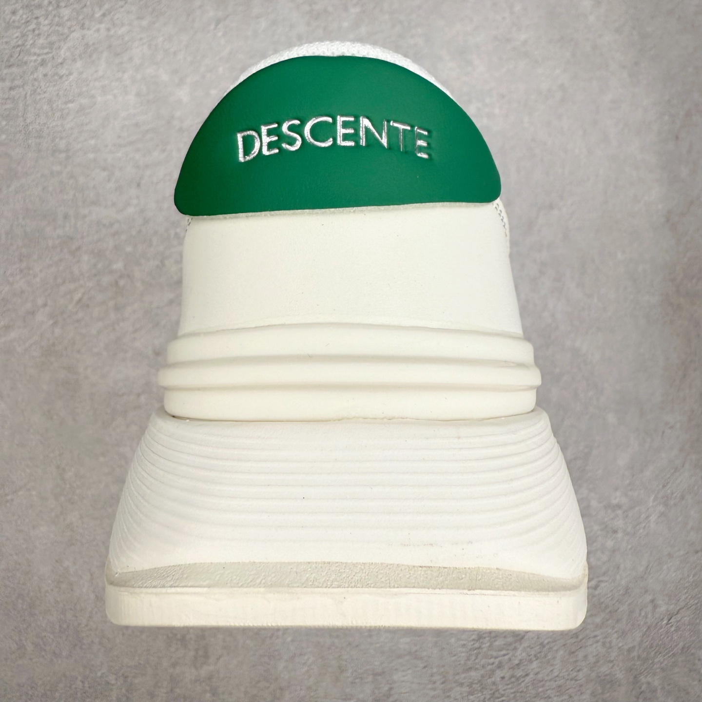 图片[8]-DESCENTE DUALIS 迪桑特都市通勤 DSR 时尚舒适耐磨低帮生活休闲鞋 DESCENTE（迪桑特）创立于1935年，品牌名取自法语词汇，意为“滑降”。品牌箭头标识代表滑雪的三种技术“高速直线滑行”、“穿越”和“侧滑”，也寓意品牌在打造高端专业运动产品中不断追求完美的创新精神，致力于成为中国高端专业滑雪、综训、女子、铁人三项、高尔夫的第一品牌。实拍调校N版已经零色差零失真 百分百还原实物色彩所见即所得 不存在货不对板色差等低级问题 选购参考实物拍摄 不混卖不参货 只用心做好货严格选品 承诺混一赔十 尺码：36 36.5 37.5 38 38.5 39 40 40.5 41 42 42.5 43 44 44.5 45-选品中心