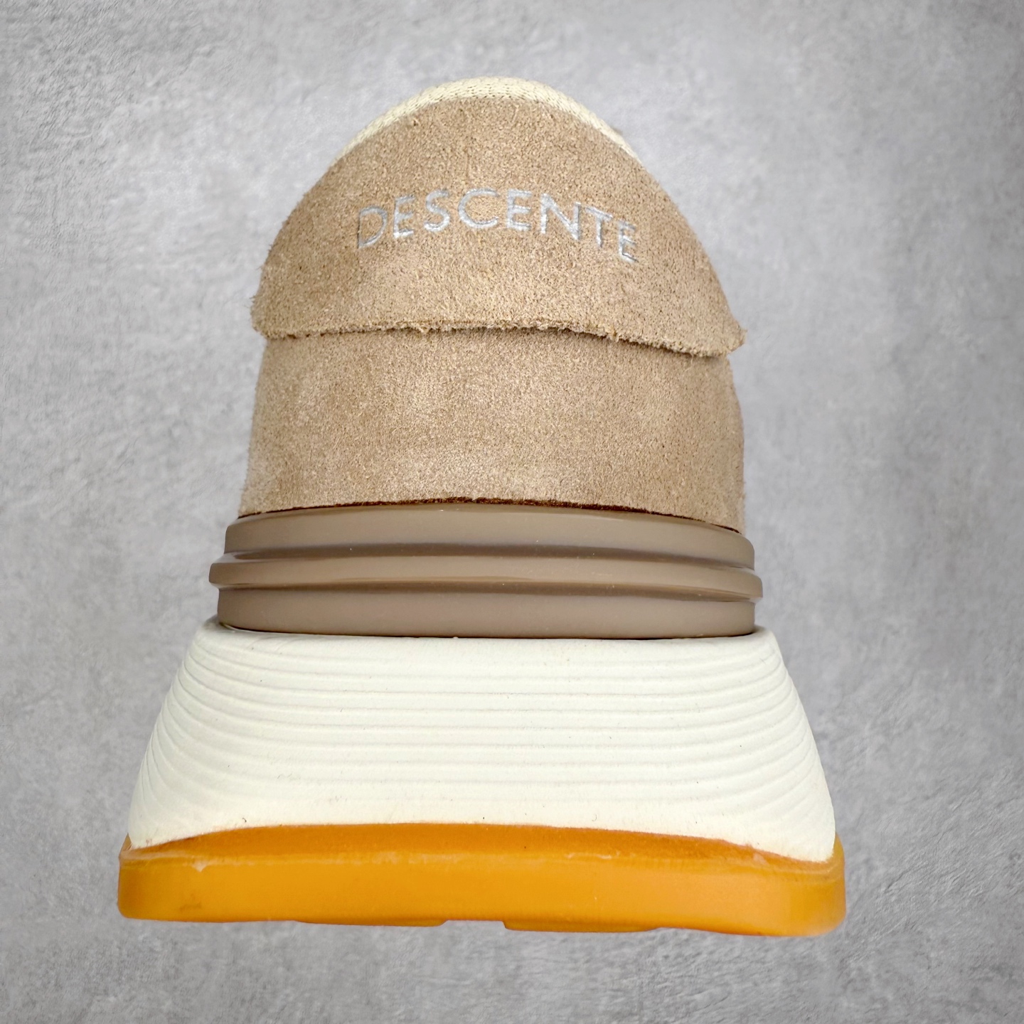 图片[8]-DESCENTE DUALIS 迪桑特都市通勤 DSR 时尚舒适耐磨低帮生活休闲鞋 DESCENTE（迪桑特）创立于1935年，品牌名取自法语词汇，意为“滑降”。品牌箭头标识代表滑雪的三种技术“高速直线滑行”、“穿越”和“侧滑”，也寓意品牌在打造高端专业运动产品中不断追求完美的创新精神，致力于成为中国高端专业滑雪、综训、女子、铁人三项、高尔夫的第一品牌。实拍调校N版已经零色差零失真 百分百还原实物色彩所见即所得 不存在货不对板色差等低级问题 选购参考实物拍摄 不混卖不参货 只用心做好货严格选品 承诺混一赔十 尺码：36 36.5 37.5 38 38.5 39 40 40.5 41 42 42.5 43 44 44.5 45-选品中心