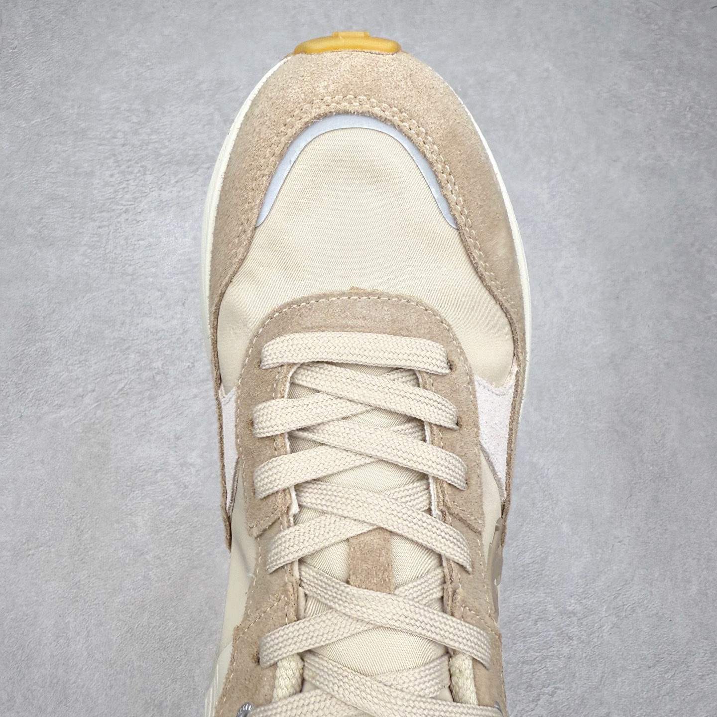 图片[4]-DESCENTE DUALIS 迪桑特都市通勤 DSR 时尚舒适耐磨低帮生活休闲鞋 DESCENTE（迪桑特）创立于1935年，品牌名取自法语词汇，意为“滑降”。品牌箭头标识代表滑雪的三种技术“高速直线滑行”、“穿越”和“侧滑”，也寓意品牌在打造高端专业运动产品中不断追求完美的创新精神，致力于成为中国高端专业滑雪、综训、女子、铁人三项、高尔夫的第一品牌。实拍调校N版已经零色差零失真 百分百还原实物色彩所见即所得 不存在货不对板色差等低级问题 选购参考实物拍摄 不混卖不参货 只用心做好货严格选品 承诺混一赔十 尺码：36 36.5 37.5 38 38.5 39 40 40.5 41 42 42.5 43 44 44.5 45-选品中心