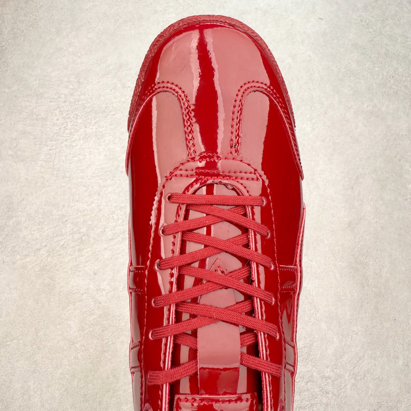 图片[4]-＃C版 Asics Onitsuka Tiger MEXICO 66 亚瑟士鬼冢虎复古经典板鞋 市场王者选手 海外订单工厂出品 长期生产补货永不断码 超成熟稳定的做工品控 原装全套纸板楦头开发 原汁原味 完美呈现版型 私模正确鞋底咬花纹路 一比一鞋头弧度高度鞋身弧度 绝不口嗨 细节品控鞋型随意秒杀市面 原档咬花纹路私模大底 一个单元有六个三角形 总体形拼接呈现花瓣状 官方四联吊牌 原装Ortholite轻量化鞋垫 原盒原配 质保卡 说明书 钢印防尘纸 纸板中底带钢印 乳胶组合鞋垫 支持全方位的对比专柜 产品从款式颜色造型上体现出追求舒适和细节的完美 鞋类更是推崇手工制作的严谨与完美 融舒适性与可穿性的设计风格 注重细节的完美和别致魅力 既保持稳重 又不失轻松的时尚感 尺码：36 37 37.5 38 39 39.5 40 40.5 41.5 42 42.5 43.5 44 45-选品中心