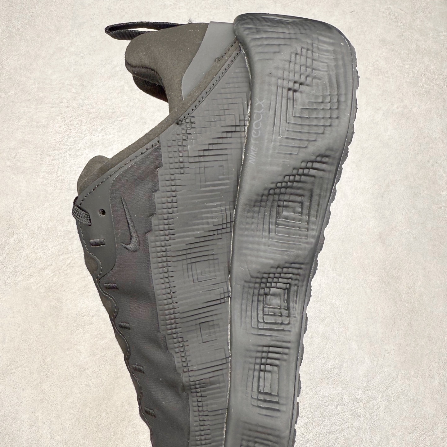 图片[7]-HYEIN SEO x NK Ava Rover 百搭舒适耐磨低帮跑步鞋 男女同款 流线型轮廓，通过轻薄物料鞋面结合 TPU 网格状支撑示人，增厚的中底材质选用 ReactX 加持，华夫外底收尾。鞋垫与后跟鞋提，克制点缀 Hyein Seo 字样。鞋垫与鞋提则采用菱形格纹的变化元素呈现。实拍调校N版已经零色差零失真 百分百还原实物色彩所见即所得 不存在货不对板色差等低级问题 选购参考实物拍摄 不混卖不参货 只用心做好货严格选品 承诺混一赔十 尺码：36 36.5 37.5 38 38.5 39 40 40.5 41 42 42.5 43 44 44.5 45-选品中心