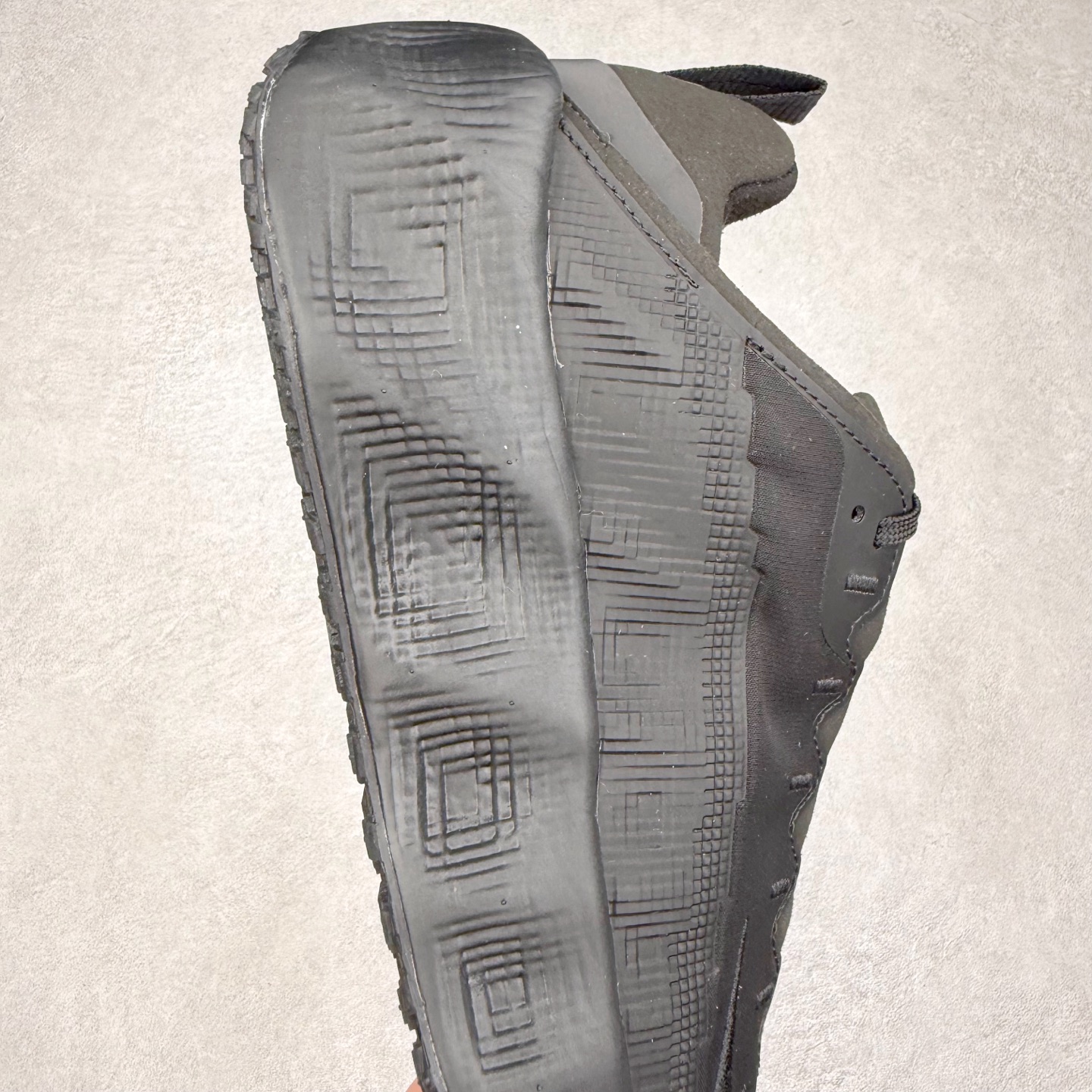 图片[6]-HYEIN SEO x NK Ava Rover 百搭舒适耐磨低帮跑步鞋 男女同款 流线型轮廓，通过轻薄物料鞋面结合 TPU 网格状支撑示人，增厚的中底材质选用 ReactX 加持，华夫外底收尾。鞋垫与后跟鞋提，克制点缀 Hyein Seo 字样。鞋垫与鞋提则采用菱形格纹的变化元素呈现。实拍调校N版已经零色差零失真 百分百还原实物色彩所见即所得 不存在货不对板色差等低级问题 选购参考实物拍摄 不混卖不参货 只用心做好货严格选品 承诺混一赔十 尺码：36 36.5 37.5 38 38.5 39 40 40.5 41 42 42.5 43 44 44.5 45-选品中心