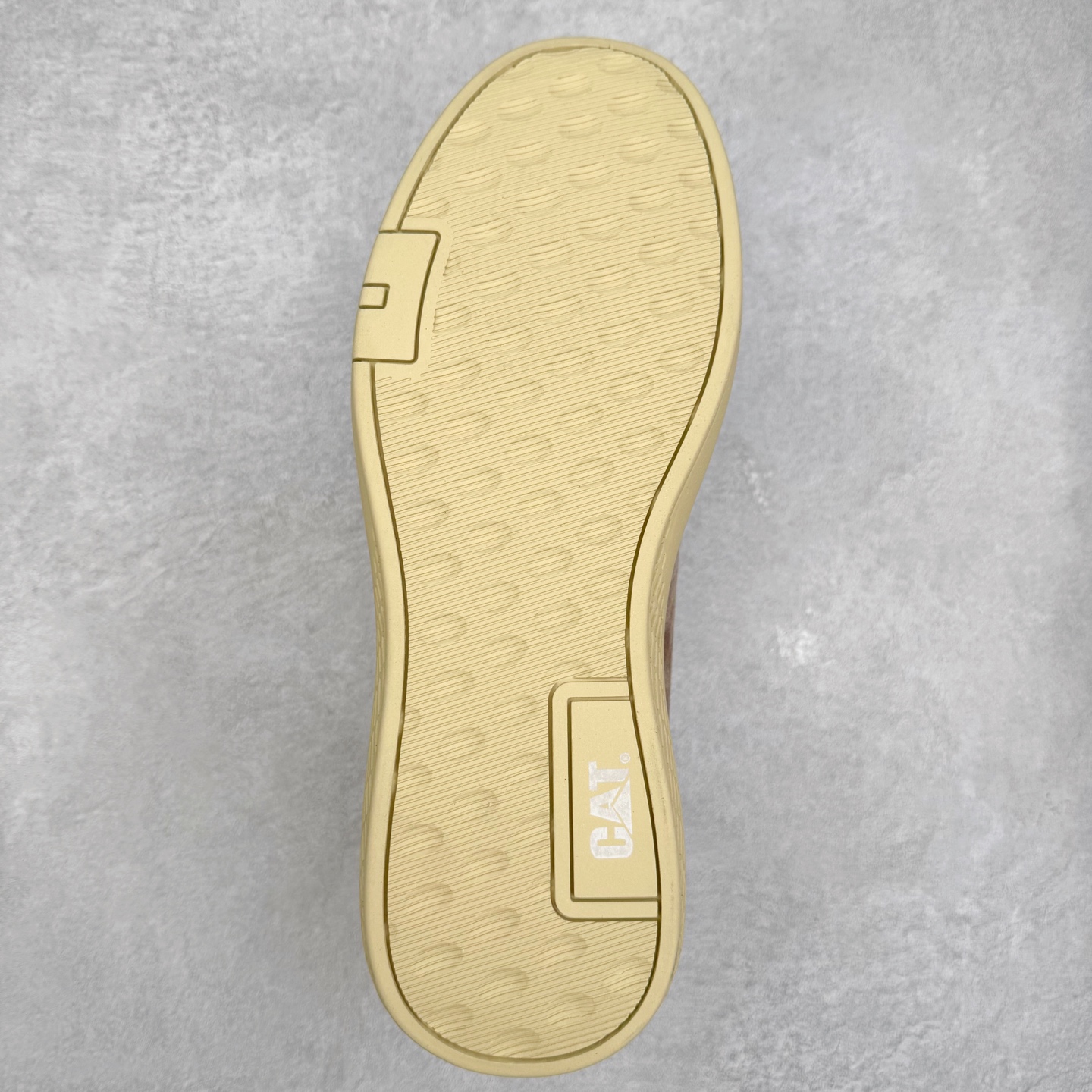 图片[9]-CAT/卡特 硬汉推土机品牌 秋冬经典款 户外百搭中帮休闲马丁靴 #广东大厂品质 官网常年主打款 时尚潮流搭配 面料釆用意大利进口麂牛皮 全鞋真牛皮材料 大底到五金都是代工厂原材料制作 好货不杀猪 首单质量严格把控 全套官网统一包装 今年冬季防寒户外专用 日常随意搭配 型男必备 货号：P727922 尺码：39 40 41 42 43 44（标准码）-选品中心