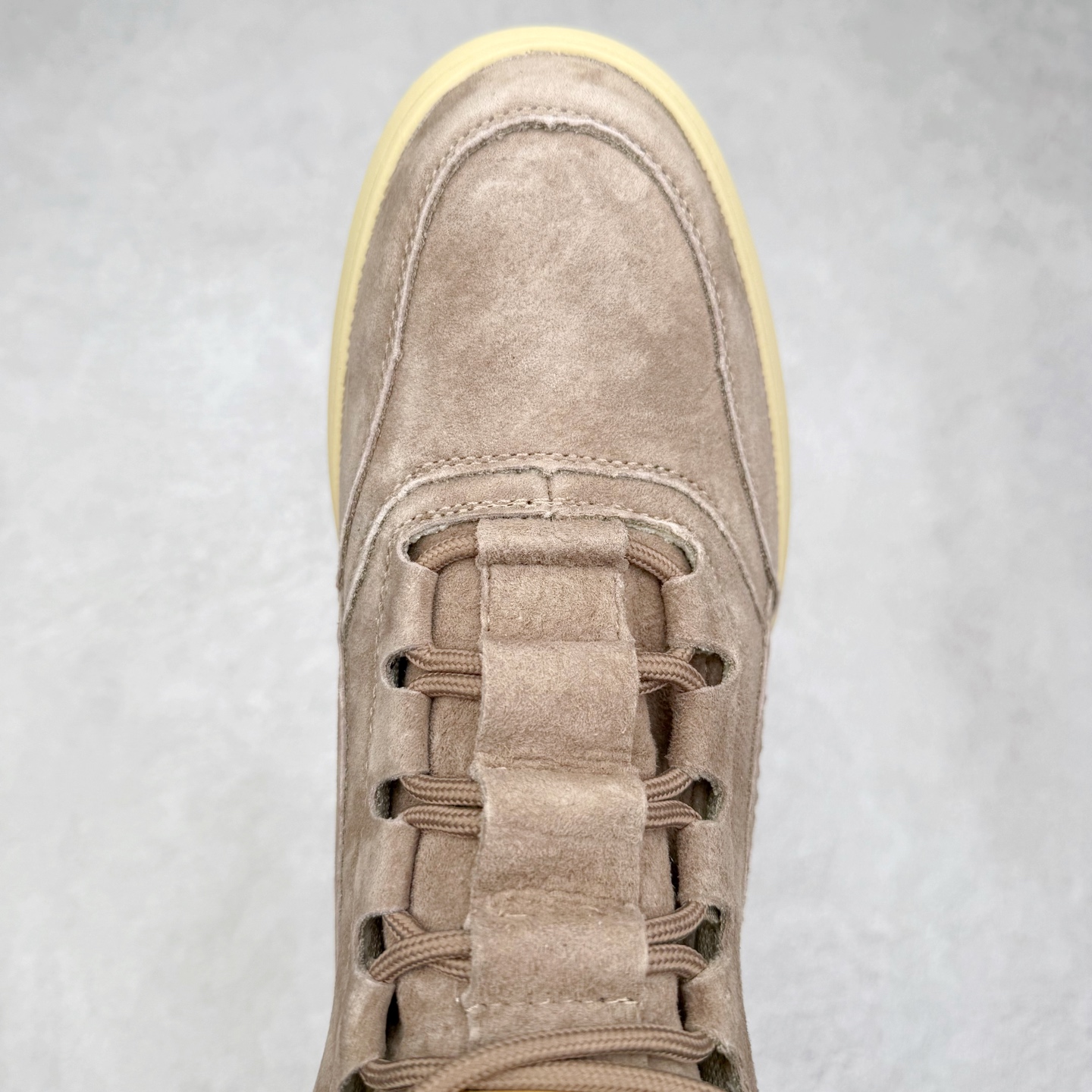 图片[4]-CAT/卡特 硬汉推土机品牌 秋冬经典款 户外百搭中帮休闲马丁靴 #广东大厂品质 官网常年主打款 时尚潮流搭配 面料釆用意大利进口麂牛皮 全鞋真牛皮材料 大底到五金都是代工厂原材料制作 好货不杀猪 首单质量严格把控 全套官网统一包装 今年冬季防寒户外专用 日常随意搭配 型男必备 货号：P727922 尺码：39 40 41 42 43 44（标准码）-选品中心