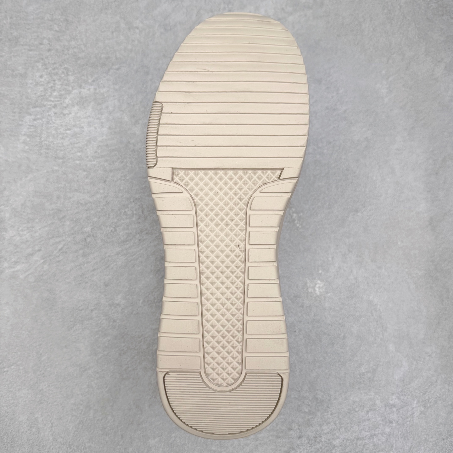 图片[9]-CAT/卡特 硬汉推土机品牌 秋冬经典款 户外百搭中帮休闲马丁靴 #广东大厂品质 官网常年主打款 时尚潮流搭配 面料釆用意大利进口麂牛皮 全鞋真牛皮材料 大底到五金都是代工厂原材料制作 好货不杀猪 首单质量严格把控 全套官网统一包装 今年冬季防寒户外专用 日常随意搭配 型男必备 货号：P727922 尺码：39 40 41 42 43 44（标准码）-选品中心