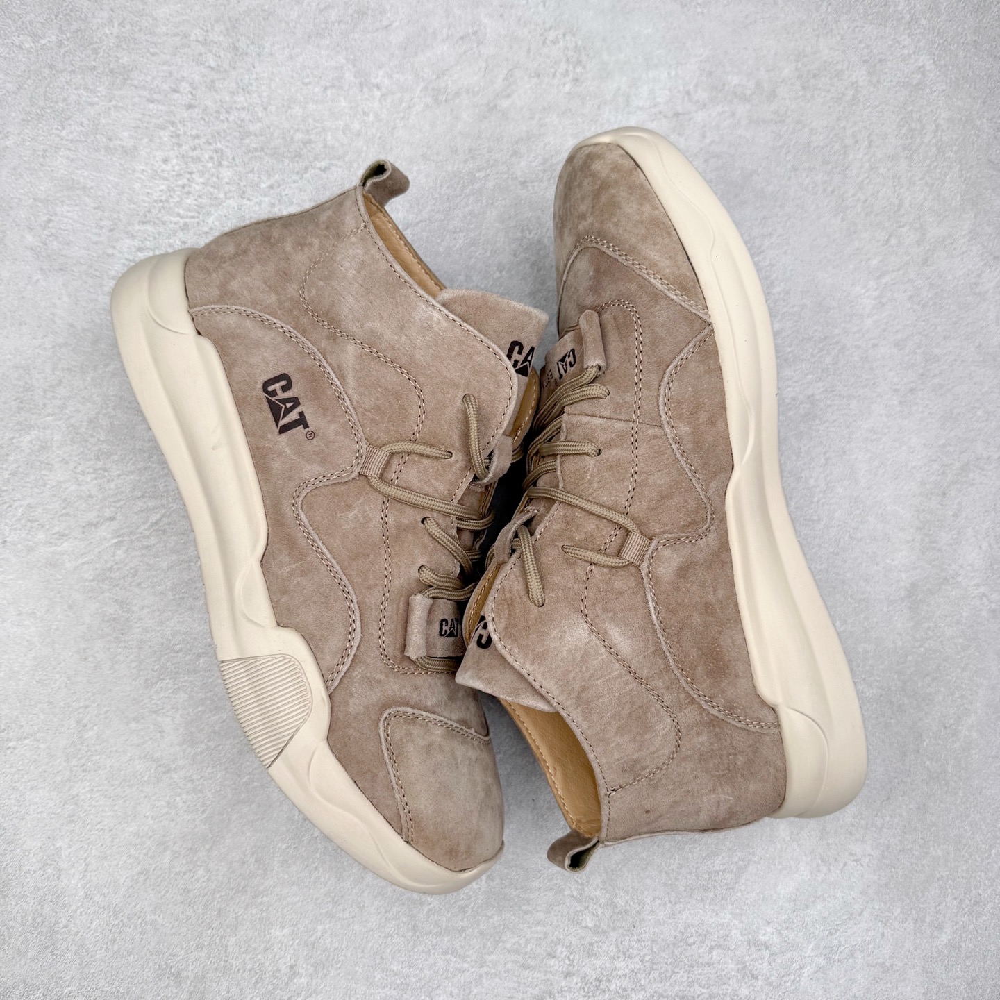 图片[3]-CAT/卡特 硬汉推土机品牌 秋冬经典款 户外百搭中帮休闲马丁靴 #广东大厂品质 官网常年主打款 时尚潮流搭配 面料釆用意大利进口麂牛皮 全鞋真牛皮材料 大底到五金都是代工厂原材料制作 好货不杀猪 首单质量严格把控 全套官网统一包装 今年冬季防寒户外专用 日常随意搭配 型男必备 货号：P727922 尺码：39 40 41 42 43 44（标准码）-选品中心