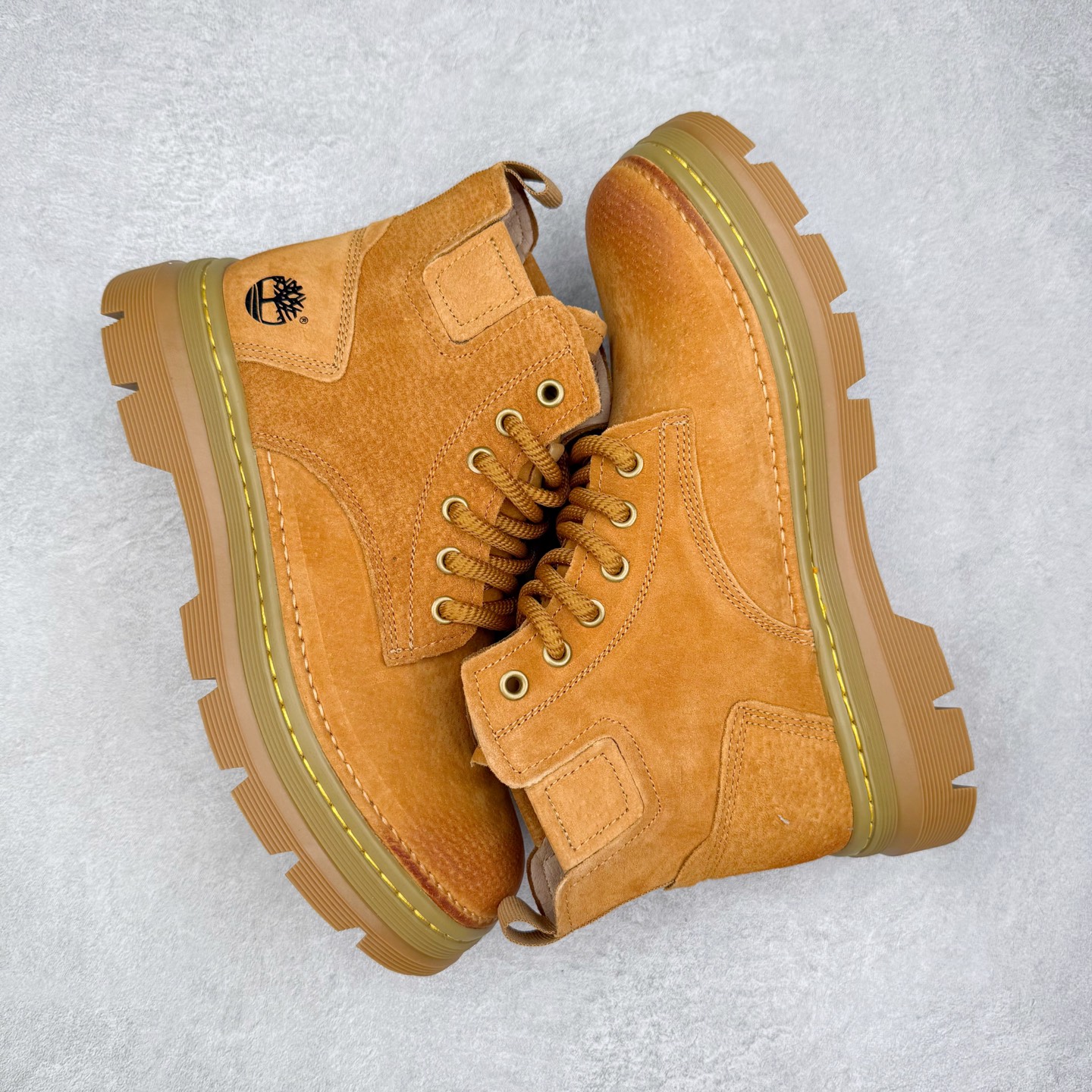 图片[3]-Timberland 添柏岚/天伯伦 25秋冬新款 经典户外休闲大黄靴 广东大厂品质 原盒原包装 面料采用意大利🇮🇹顶级磨砂细纹牛皮搭配防臭防腐真皮乳胶鞋垫给您完美的穿着体验 质量考究耐穿型男必备 专治不帅 高品质脚感一流 货号：TB99350 尺码：39 40 41 42 43 44 (标准码)-选品中心