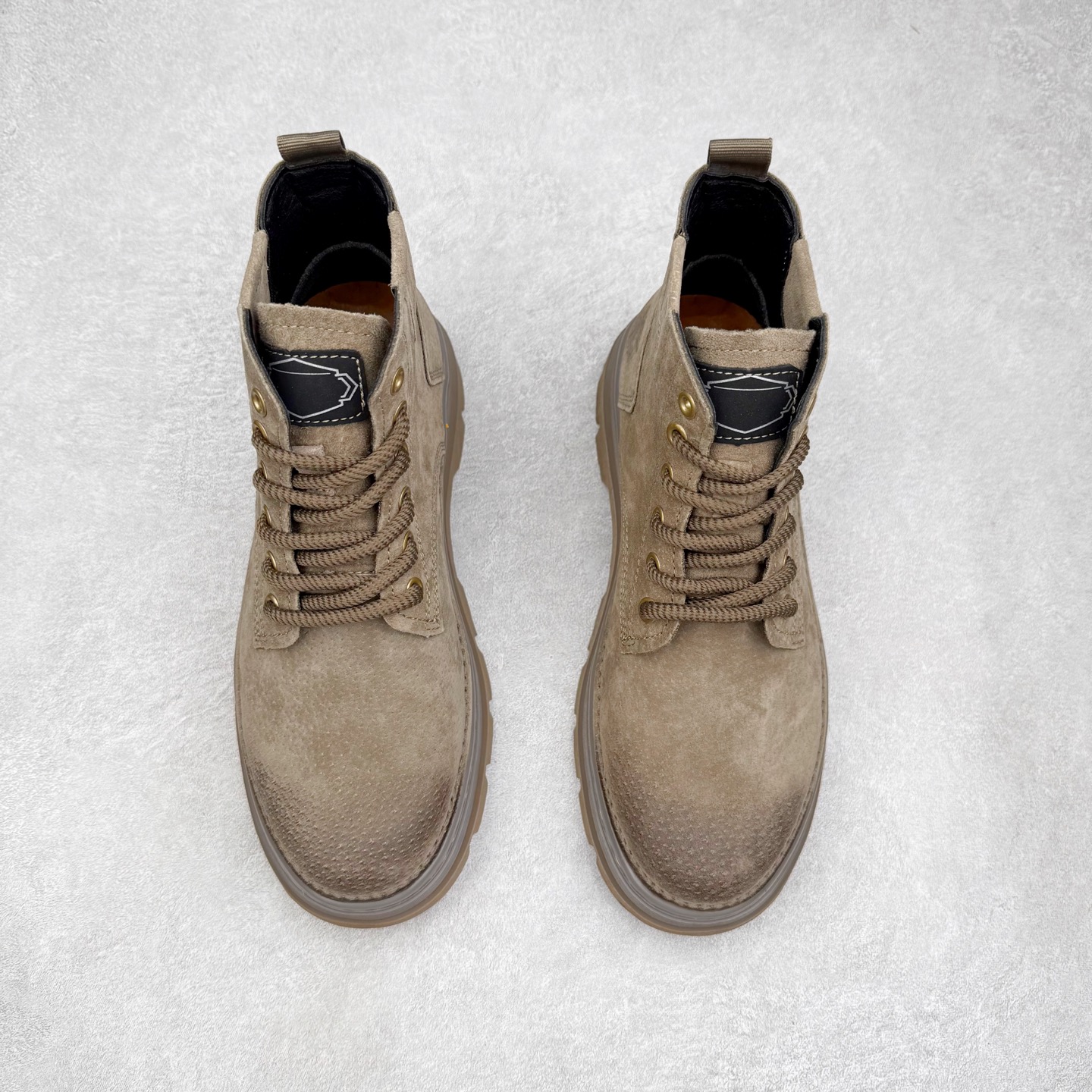 图片[2]-Timberland 添柏岚/天伯伦 25秋冬新款 经典户外休闲大黄靴 广东大厂品质 原盒原包装 面料采用意大利🇮🇹顶级磨砂细纹牛皮搭配防臭防腐真皮乳胶鞋垫给您完美的穿着体验 质量考究耐穿型男必备 专治不帅 高品质脚感一流 货号：TB99350 尺码：39 40 41 42 43 44 (标准码)-选品中心