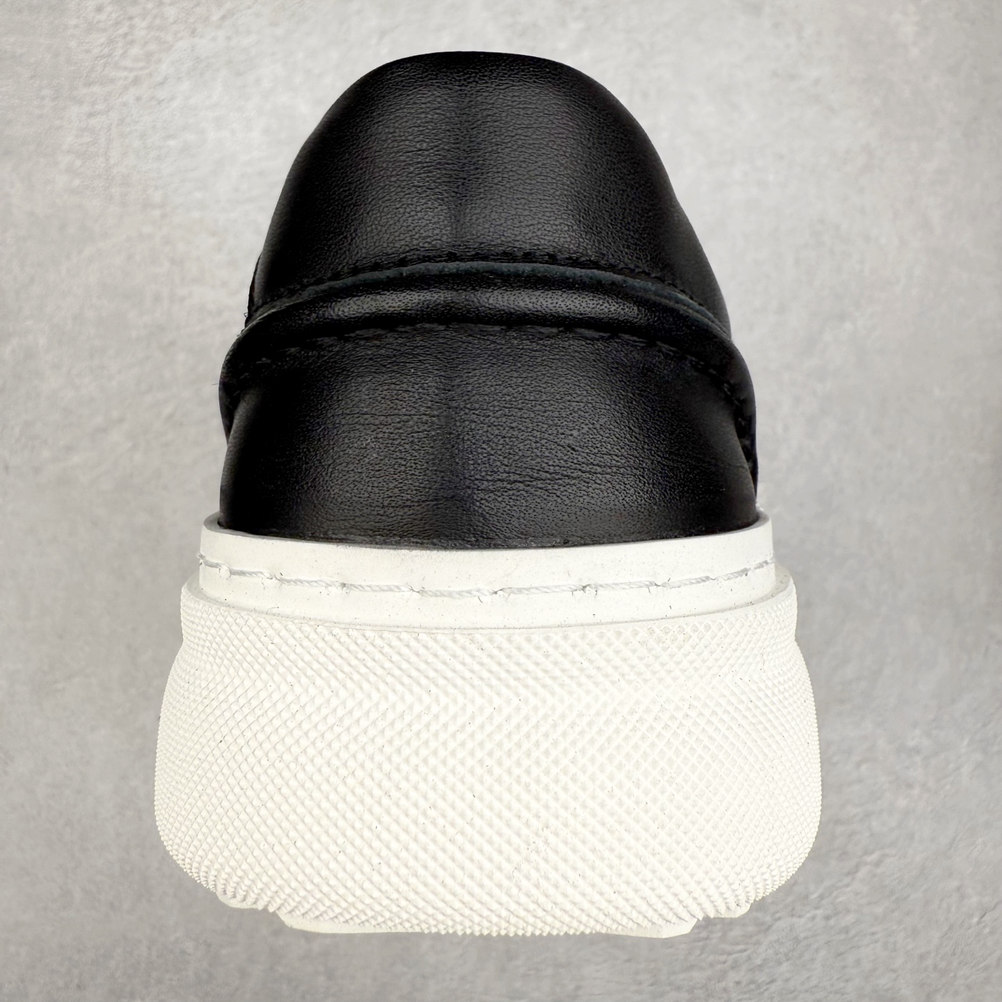 图片[8]-ECCO爱步男士休闲小白鞋 简单耐看清爽版型 百搭休闲板鞋 柔酷7号系列 鞋面采用进口小牛皮+透气头层猪皮内里 时尚个性 出街有型 简约系带设计 可自由调节松紧 鞋底采用高端顶级TPR环保科技材料 磨具贴合鞋底给你不一样的缓力性能 舒适 增强运动性 高端大气时尚不失稳重 休闲百搭 简约利落 尺码：38 39 40 41 42 43 44（皮鞋码）-选品中心