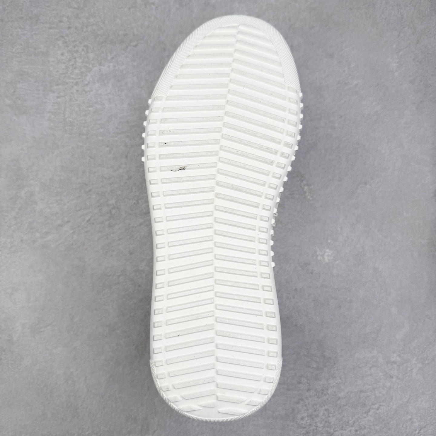 图片[9]-ECCO爱步男士休闲小白鞋 简单耐看清爽版型 百搭休闲板鞋 柔酷7号系列 鞋面采用进口小牛皮+透气头层猪皮内里 时尚个性 出街有型 简约系带设计 可自由调节松紧 鞋底采用高端顶级TPR环保科技材料 磨具贴合鞋底给你不一样的缓力性能 舒适 增强运动性 高端大气时尚不失稳重 休闲百搭 简约利落 尺码：38 39 40 41 42 43 44（皮鞋码）-选品中心