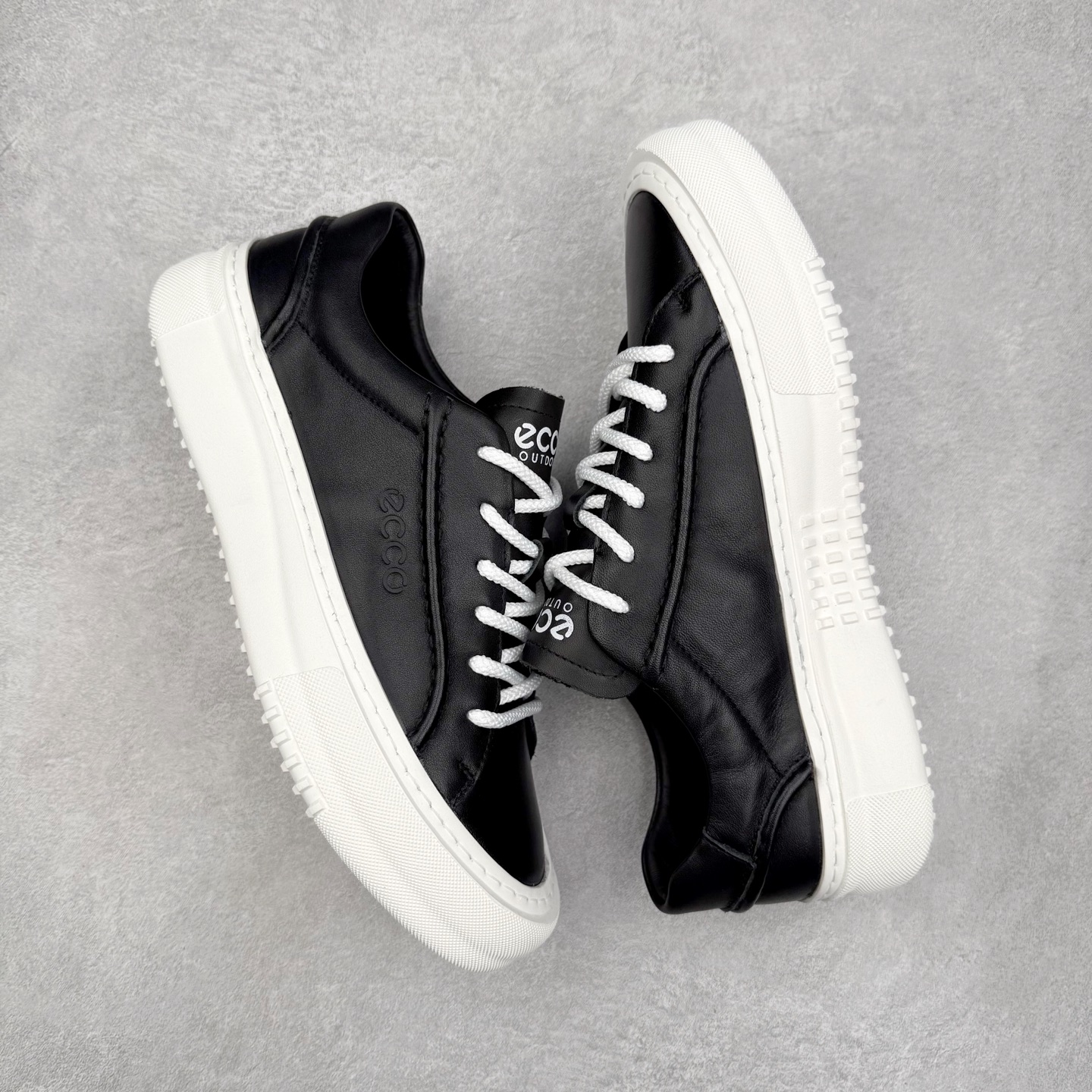 图片[3]-ECCO爱步男士休闲小白鞋 简单耐看清爽版型 百搭休闲板鞋 柔酷7号系列 鞋面采用进口小牛皮+透气头层猪皮内里 时尚个性 出街有型 简约系带设计 可自由调节松紧 鞋底采用高端顶级TPR环保科技材料 磨具贴合鞋底给你不一样的缓力性能 舒适 增强运动性 高端大气时尚不失稳重 休闲百搭 简约利落 尺码：38 39 40 41 42 43 44（皮鞋码）-选品中心