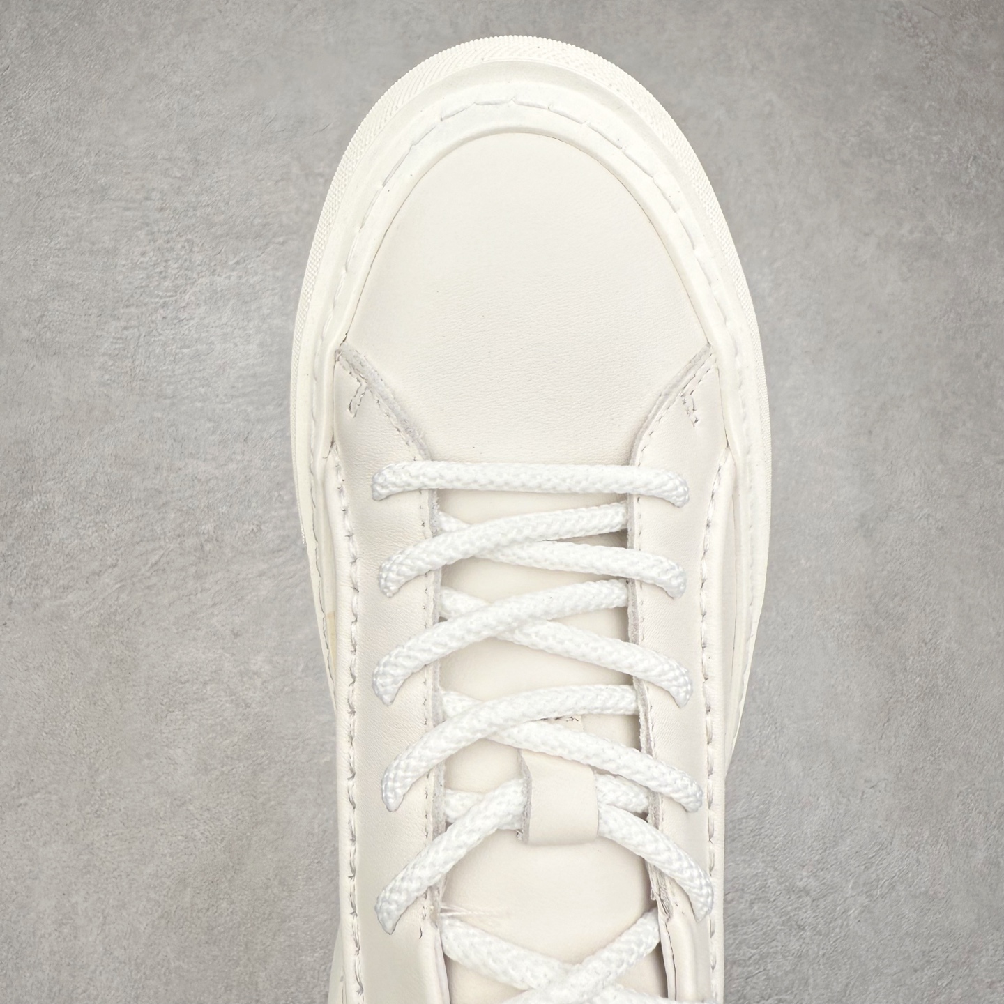 图片[4]-ECCO爱步男士休闲小白鞋 简单耐看清爽版型 百搭休闲板鞋 柔酷7号系列 鞋面采用进口小牛皮+透气头层猪皮内里 时尚个性 出街有型 简约系带设计 可自由调节松紧 鞋底采用高端顶级TPR环保科技材料 磨具贴合鞋底给你不一样的缓力性能 舒适 增强运动性 高端大气时尚不失稳重 休闲百搭 简约利落 尺码：38 39 40 41 42 43 44（皮鞋码）-选品中心