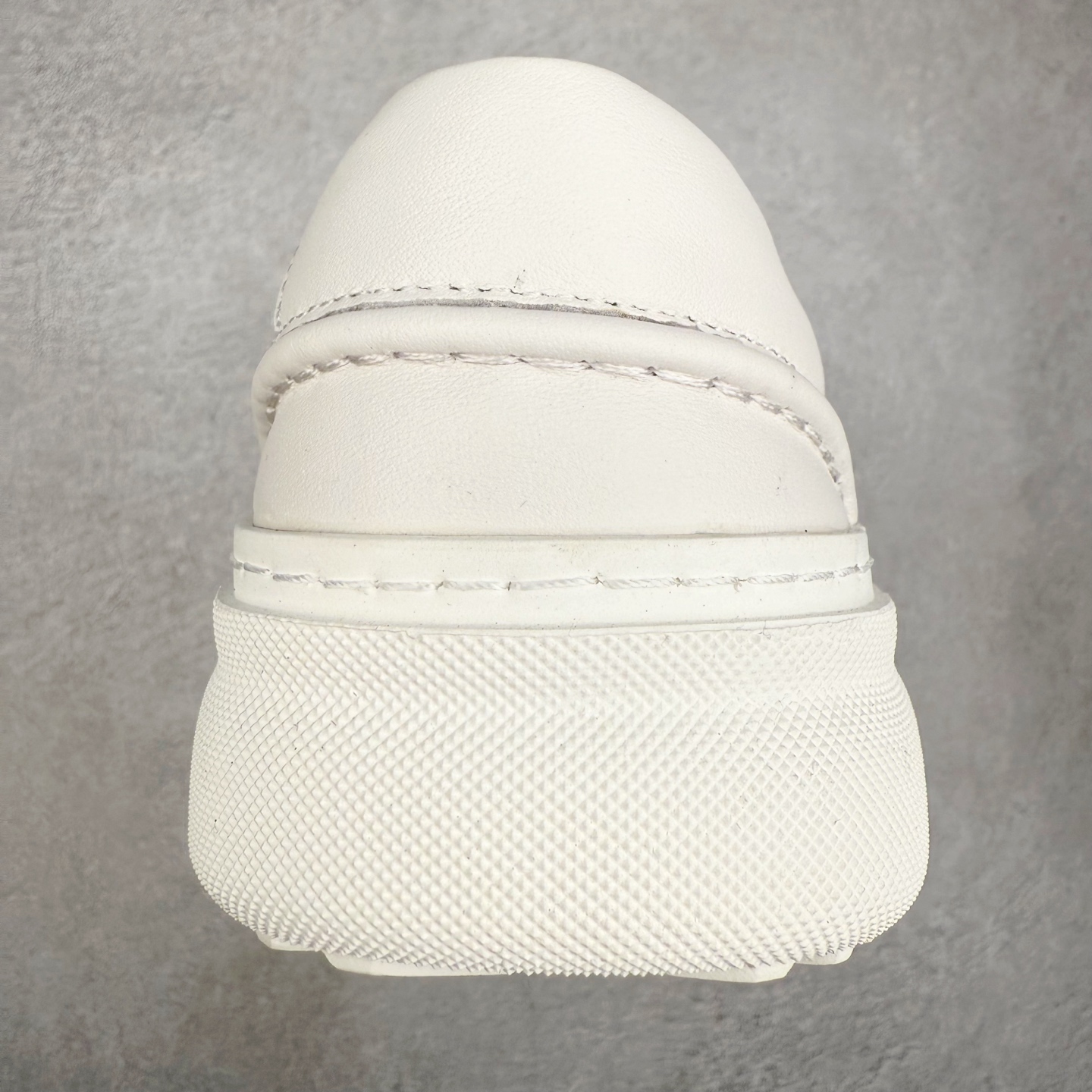 图片[8]-ECCO爱步男士休闲小白鞋 简单耐看清爽版型 百搭休闲板鞋 柔酷7号系列 鞋面采用进口小牛皮+透气头层猪皮内里 时尚个性 出街有型 简约系带设计 可自由调节松紧 鞋底采用高端顶级TPR环保科技材料 磨具贴合鞋底给你不一样的缓力性能 舒适 增强运动性 高端大气时尚不失稳重 休闲百搭 简约利落 尺码：38 39 40 41 42 43 44（皮鞋码）-选品中心