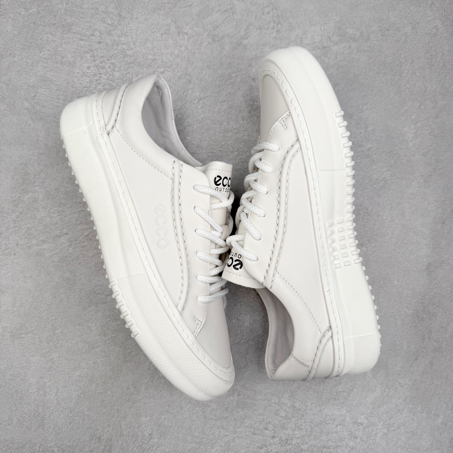 图片[3]-ECCO爱步男士休闲小白鞋 简单耐看清爽版型 百搭休闲板鞋 柔酷7号系列 鞋面采用进口小牛皮+透气头层猪皮内里 时尚个性 出街有型 简约系带设计 可自由调节松紧 鞋底采用高端顶级TPR环保科技材料 磨具贴合鞋底给你不一样的缓力性能 舒适 增强运动性 高端大气时尚不失稳重 休闲百搭 简约利落 尺码：38 39 40 41 42 43 44（皮鞋码）-选品中心