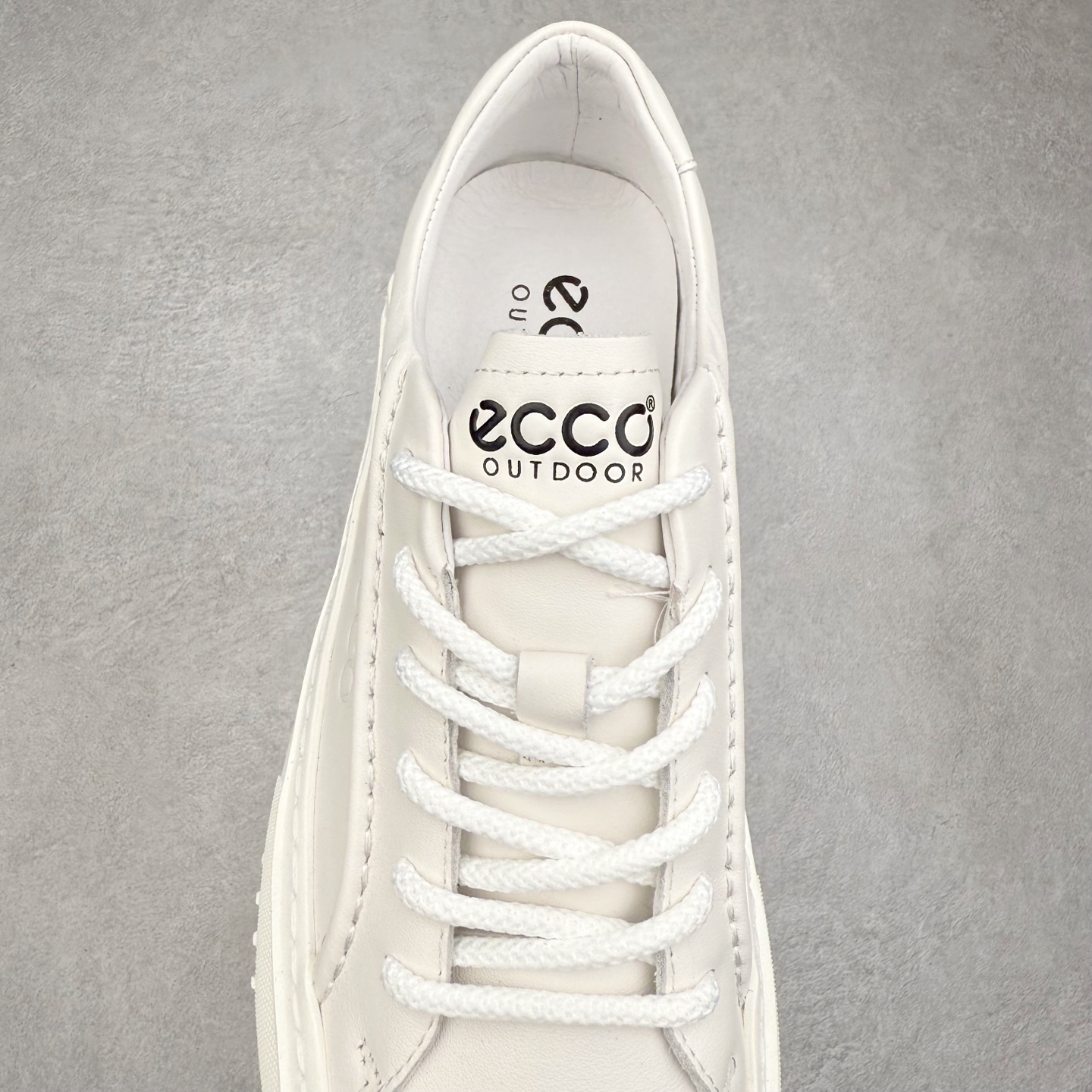图片[5]-ECCO爱步男士休闲小白鞋 简单耐看清爽版型 百搭休闲板鞋 柔酷7号系列 鞋面采用进口小牛皮+透气头层猪皮内里 时尚个性 出街有型 简约系带设计 可自由调节松紧 鞋底采用高端顶级TPR环保科技材料 磨具贴合鞋底给你不一样的缓力性能 舒适 增强运动性 高端大气时尚不失稳重 休闲百搭 简约利落 尺码：38 39 40 41 42 43 44（皮鞋码）-选品中心