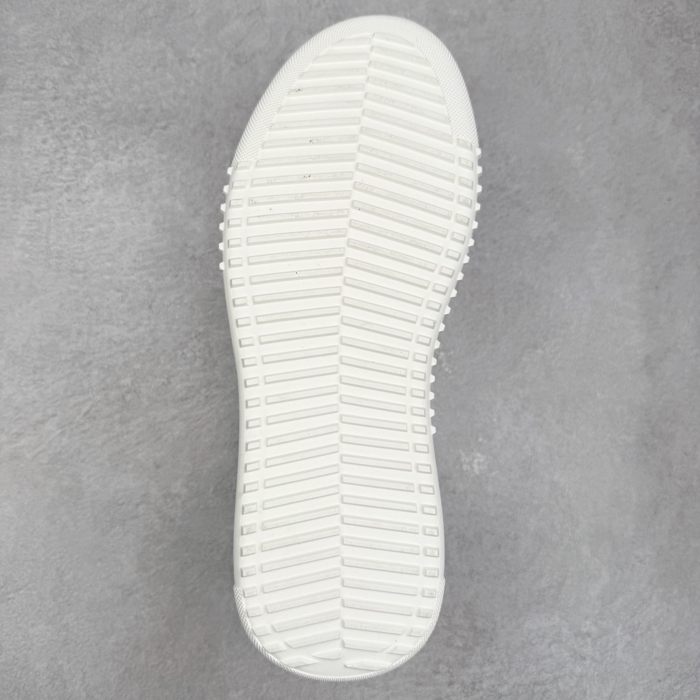 图片[9]-ECCO爱步男士休闲小白鞋 简单耐看清爽版型 百搭休闲板鞋 柔酷7号系列 鞋面采用进口小牛皮+透气头层猪皮内里 时尚个性 出街有型 简约系带设计 可自由调节松紧 鞋底采用高端顶级TPR环保科技材料 磨具贴合鞋底给你不一样的缓力性能 舒适 增强运动性 高端大气时尚不失稳重 休闲百搭 简约利落 尺码：38 39 40 41 42 43 44（皮鞋码）-选品中心