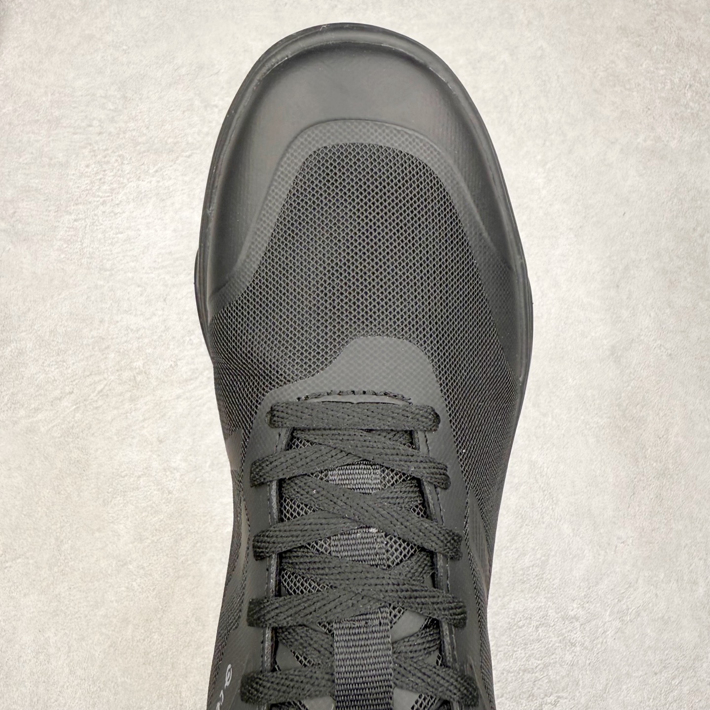 图片[4]-KOLON SPORT Skyler 舒适柔软 防水支撑轻便回弹低帮徒步鞋 男女同款 KOLON SPORT 可隆1973年诞生，并首次推出登山装备。自创立起，KOLON SPORT就把绿色定为基本色调，以常青树为品牌标志，坚持以关爱自然为己任，积极探求自然界的舒适，并以此应用于新产品的开发与研究。40多年来，历经不断革新，成就高端专业户外品牌。实拍调校N版已经零色差零失真 百分百还原实物色彩所见即所得 不存在货不对板色差等低级问题 选购参考实物拍摄 不混卖不参货 只用心做好货严格选品 承诺混一赔十 尺码：36 36.5 37.5 38 38.5 39 40 40.5 41 42 42.5 43 44 44.5 45-选品中心