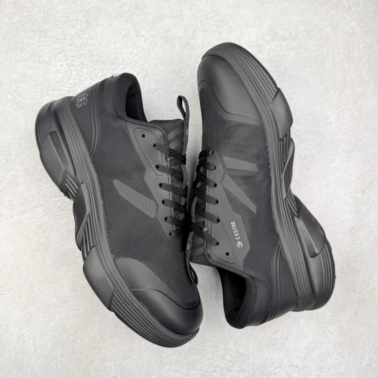 图片[3]-KOLON SPORT Skyler 舒适柔软 防水支撑轻便回弹低帮徒步鞋 男女同款 KOLON SPORT 可隆1973年诞生，并首次推出登山装备。自创立起，KOLON SPORT就把绿色定为基本色调，以常青树为品牌标志，坚持以关爱自然为己任，积极探求自然界的舒适，并以此应用于新产品的开发与研究。40多年来，历经不断革新，成就高端专业户外品牌。实拍调校N版已经零色差零失真 百分百还原实物色彩所见即所得 不存在货不对板色差等低级问题 选购参考实物拍摄 不混卖不参货 只用心做好货严格选品 承诺混一赔十 尺码：36 36.5 37.5 38 38.5 39 40 40.5 41 42 42.5 43 44 44.5 45-选品中心