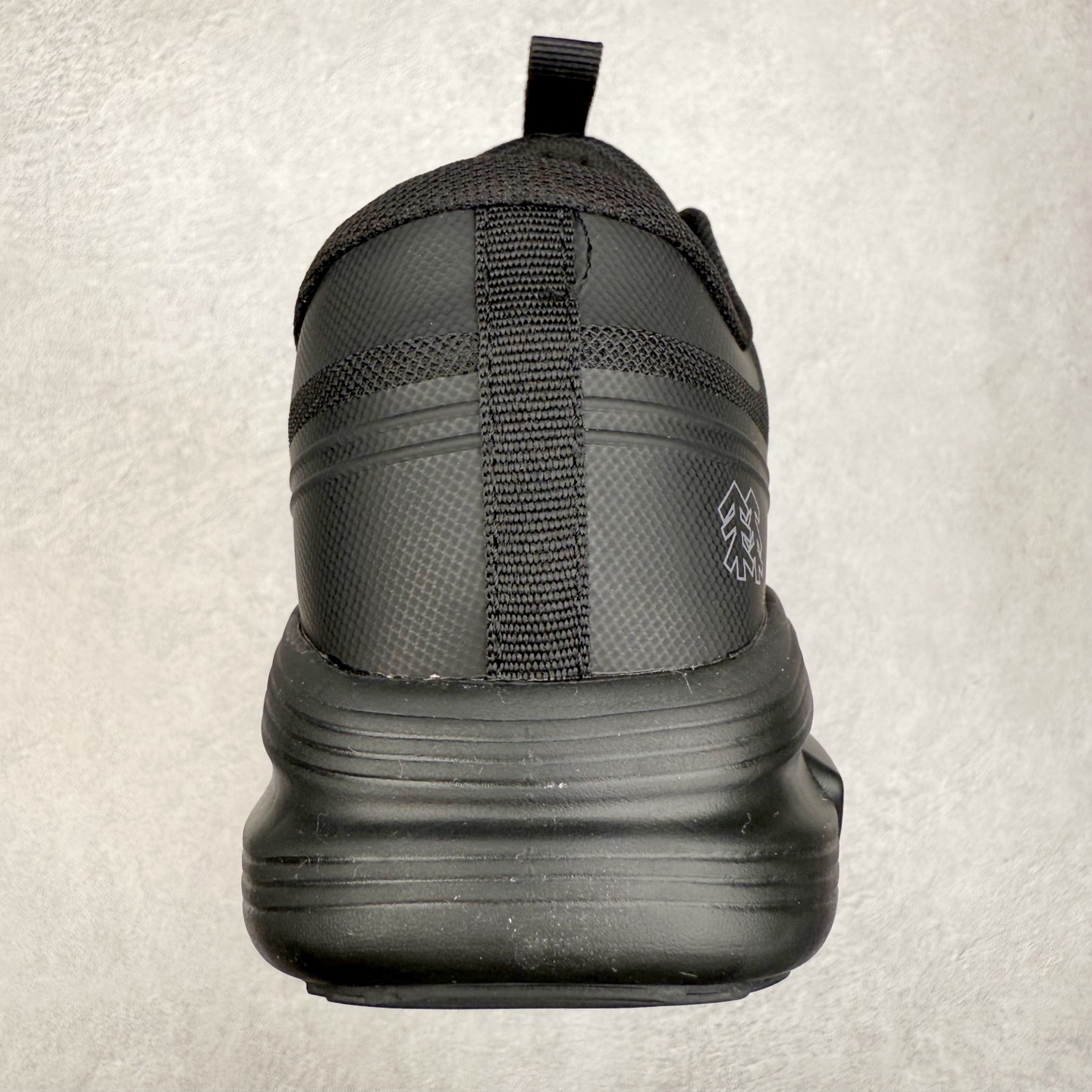 图片[8]-KOLON SPORT Skyler 舒适柔软 防水支撑轻便回弹低帮徒步鞋 男女同款 KOLON SPORT 可隆1973年诞生，并首次推出登山装备。自创立起，KOLON SPORT就把绿色定为基本色调，以常青树为品牌标志，坚持以关爱自然为己任，积极探求自然界的舒适，并以此应用于新产品的开发与研究。40多年来，历经不断革新，成就高端专业户外品牌。实拍调校N版已经零色差零失真 百分百还原实物色彩所见即所得 不存在货不对板色差等低级问题 选购参考实物拍摄 不混卖不参货 只用心做好货严格选品 承诺混一赔十 尺码：36 36.5 37.5 38 38.5 39 40 40.5 41 42 42.5 43 44 44.5 45-选品中心