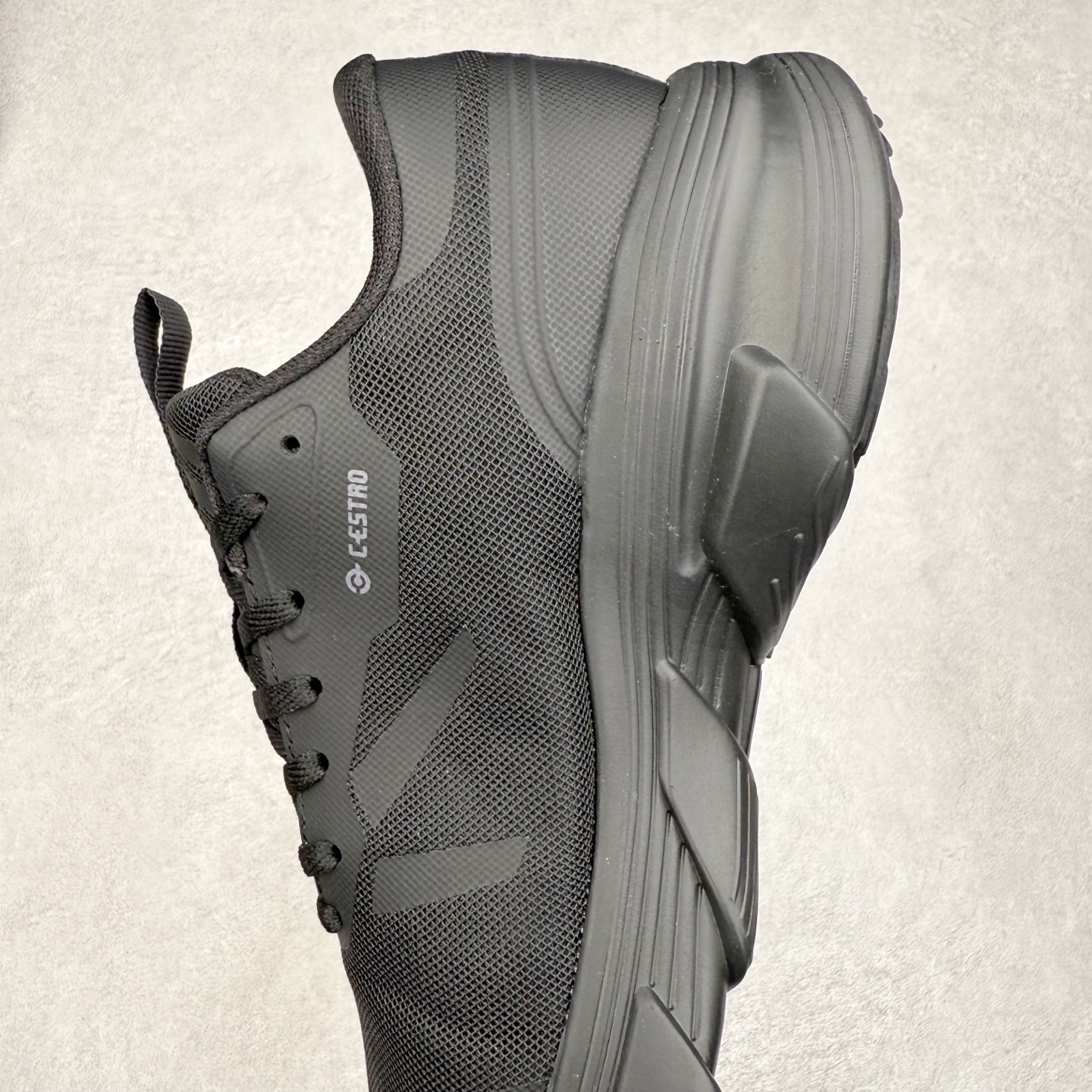 图片[7]-KOLON SPORT Skyler 舒适柔软 防水支撑轻便回弹低帮徒步鞋 男女同款 KOLON SPORT 可隆1973年诞生，并首次推出登山装备。自创立起，KOLON SPORT就把绿色定为基本色调，以常青树为品牌标志，坚持以关爱自然为己任，积极探求自然界的舒适，并以此应用于新产品的开发与研究。40多年来，历经不断革新，成就高端专业户外品牌。实拍调校N版已经零色差零失真 百分百还原实物色彩所见即所得 不存在货不对板色差等低级问题 选购参考实物拍摄 不混卖不参货 只用心做好货严格选品 承诺混一赔十 尺码：36 36.5 37.5 38 38.5 39 40 40.5 41 42 42.5 43 44 44.5 45-选品中心