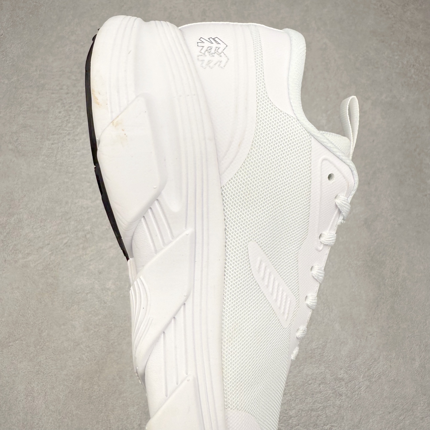 图片[6]-KOLON SPORT Skyler 舒适柔软 防水支撑轻便回弹低帮徒步鞋 男女同款 KOLON SPORT 可隆1973年诞生，并首次推出登山装备。自创立起，KOLON SPORT就把绿色定为基本色调，以常青树为品牌标志，坚持以关爱自然为己任，积极探求自然界的舒适，并以此应用于新产品的开发与研究。40多年来，历经不断革新，成就高端专业户外品牌。实拍调校N版已经零色差零失真 百分百还原实物色彩所见即所得 不存在货不对板色差等低级问题 选购参考实物拍摄 不混卖不参货 只用心做好货严格选品 承诺混一赔十 尺码：36 36.5 37.5 38 38.5 39 40 40.5 41 42 42.5 43 44 44.5 45-选品中心