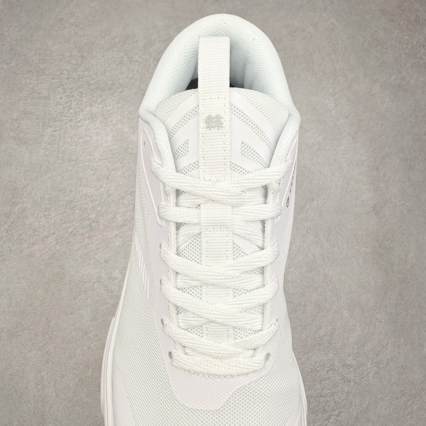 图片[5]-KOLON SPORT Skyler 舒适柔软 防水支撑轻便回弹低帮徒步鞋 男女同款 KOLON SPORT 可隆1973年诞生，并首次推出登山装备。自创立起，KOLON SPORT就把绿色定为基本色调，以常青树为品牌标志，坚持以关爱自然为己任，积极探求自然界的舒适，并以此应用于新产品的开发与研究。40多年来，历经不断革新，成就高端专业户外品牌。实拍调校N版已经零色差零失真 百分百还原实物色彩所见即所得 不存在货不对板色差等低级问题 选购参考实物拍摄 不混卖不参货 只用心做好货严格选品 承诺混一赔十 尺码：36 36.5 37.5 38 38.5 39 40 40.5 41 42 42.5 43 44 44.5 45-选品中心