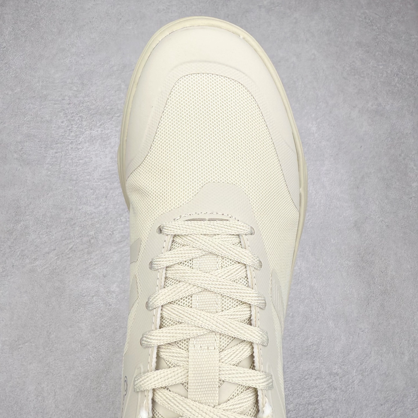 图片[4]-KOLON SPORT Skyler 舒适柔软 防水支撑轻便回弹低帮徒步鞋 男女同款 KOLON SPORT 可隆1973年诞生，并首次推出登山装备。自创立起，KOLON SPORT就把绿色定为基本色调，以常青树为品牌标志，坚持以关爱自然为己任，积极探求自然界的舒适，并以此应用于新产品的开发与研究。40多年来，历经不断革新，成就高端专业户外品牌。实拍调校N版已经零色差零失真 百分百还原实物色彩所见即所得 不存在货不对板色差等低级问题 选购参考实物拍摄 不混卖不参货 只用心做好货严格选品 承诺混一赔十 尺码：36 36.5 37.5 38 38.5 39 40 40.5 41 42 42.5 43 44 44.5 45-选品中心