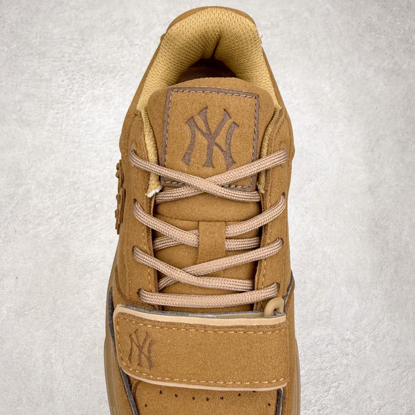 图片[5]-MLB Chunky Liner Basic 复古印花学长鞋系列低帮轻量增高厚底百搭休闲运动慢跑鞋板鞋 Korea韩国联名NY美国榄球纽约洋基队限定 韩国代购专供 全套原楦原纸板原厂数据开发 正确中底拉帮中底网布细节 平台代购专供 左脚内置芯片 韩国代购吊牌标贴 独家一比一RB+MD组合大底 高频后跟小人Logo精准对位立体饱满 正确网布加超迁鞋面 转印中底走线紧密 转印Logo工艺表层防刮不掉色 尺码：35 36 36.5 37.5 38 38.5 39 40 40.5 41 42 42.5 43 44 45-选品中心