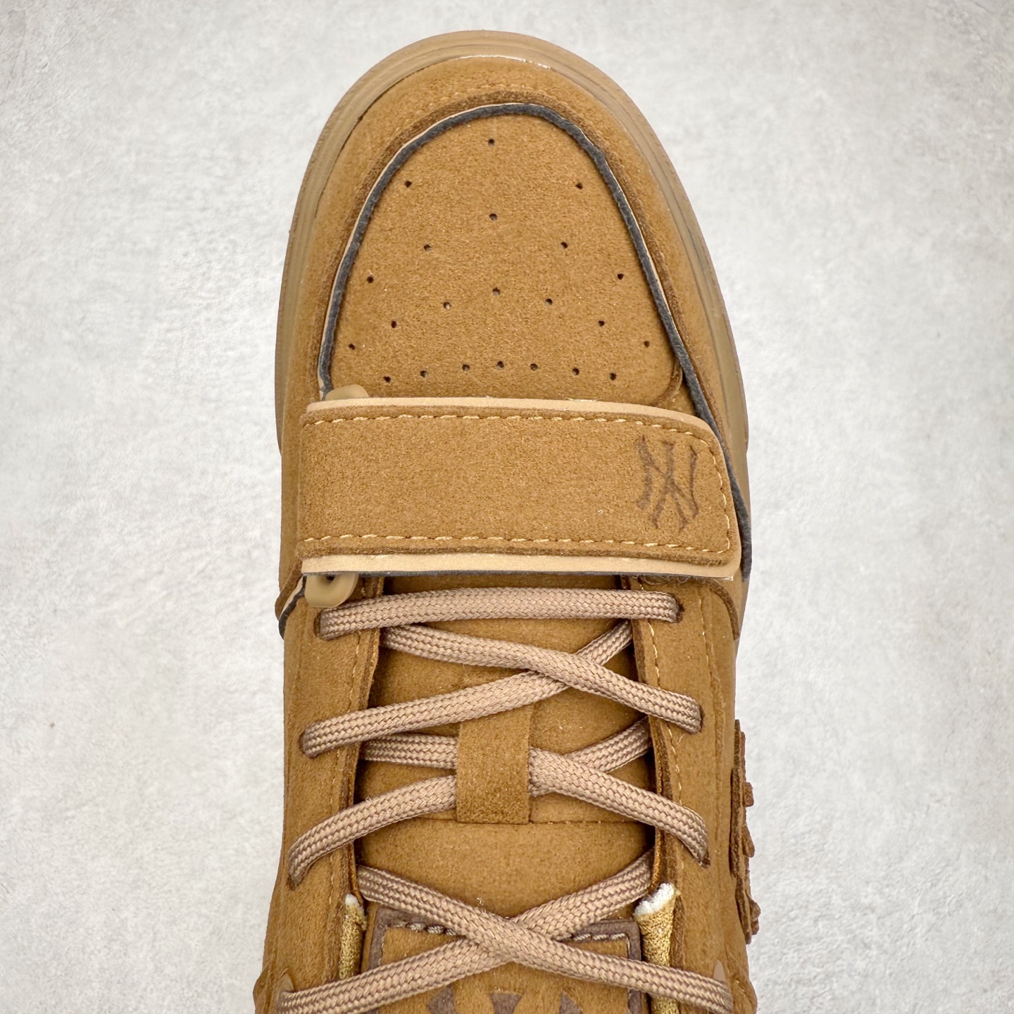 图片[4]-MLB Chunky Liner Basic 复古印花学长鞋系列低帮轻量增高厚底百搭休闲运动慢跑鞋板鞋 Korea韩国联名NY美国榄球纽约洋基队限定 韩国代购专供 全套原楦原纸板原厂数据开发 正确中底拉帮中底网布细节 平台代购专供 左脚内置芯片 韩国代购吊牌标贴 独家一比一RB+MD组合大底 高频后跟小人Logo精准对位立体饱满 正确网布加超迁鞋面 转印中底走线紧密 转印Logo工艺表层防刮不掉色 尺码：35 36 36.5 37.5 38 38.5 39 40 40.5 41 42 42.5 43 44 45-选品中心