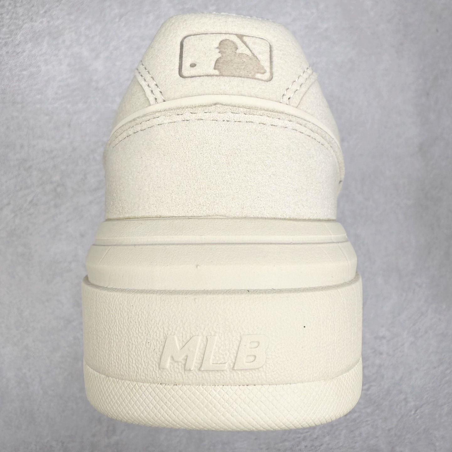 图片[8]-MLB Chunky Liner Basic 复古印花学长鞋系列低帮轻量增高厚底百搭休闲运动慢跑鞋板鞋 Korea韩国联名NY美国榄球纽约洋基队限定 韩国代购专供 全套原楦原纸板原厂数据开发 正确中底拉帮中底网布细节 平台代购专供 左脚内置芯片 韩国代购吊牌标贴 独家一比一RB+MD组合大底 高频后跟小人Logo精准对位立体饱满 正确网布加超迁鞋面 转印中底走线紧密 转印Logo工艺表层防刮不掉色 尺码：35 36 36.5 37.5 38 38.5 39 40 40.5 41 42 42.5 43 44 45-选品中心