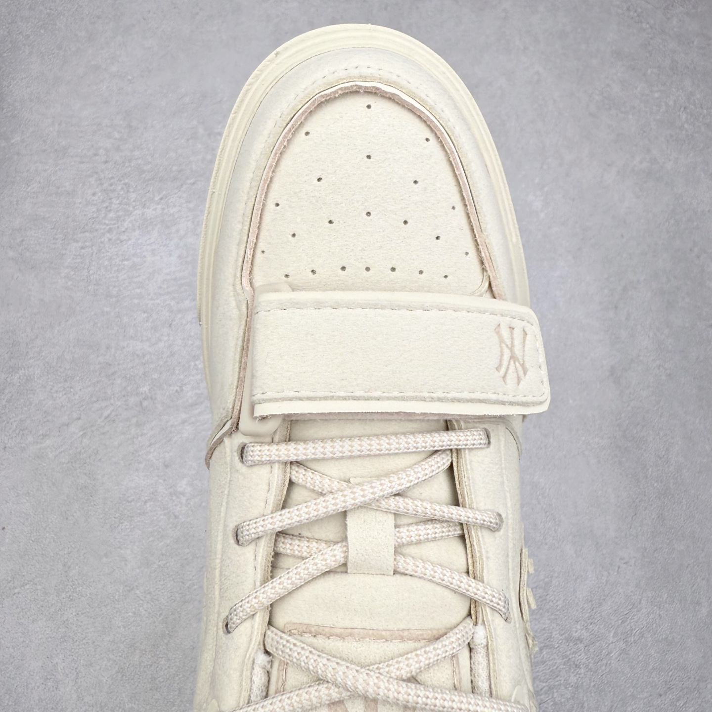 图片[4]-MLB Chunky Liner Basic 复古印花学长鞋系列低帮轻量增高厚底百搭休闲运动慢跑鞋板鞋 Korea韩国联名NY美国榄球纽约洋基队限定 韩国代购专供 全套原楦原纸板原厂数据开发 正确中底拉帮中底网布细节 平台代购专供 左脚内置芯片 韩国代购吊牌标贴 独家一比一RB+MD组合大底 高频后跟小人Logo精准对位立体饱满 正确网布加超迁鞋面 转印中底走线紧密 转印Logo工艺表层防刮不掉色 尺码：35 36 36.5 37.5 38 38.5 39 40 40.5 41 42 42.5 43 44 45-选品中心