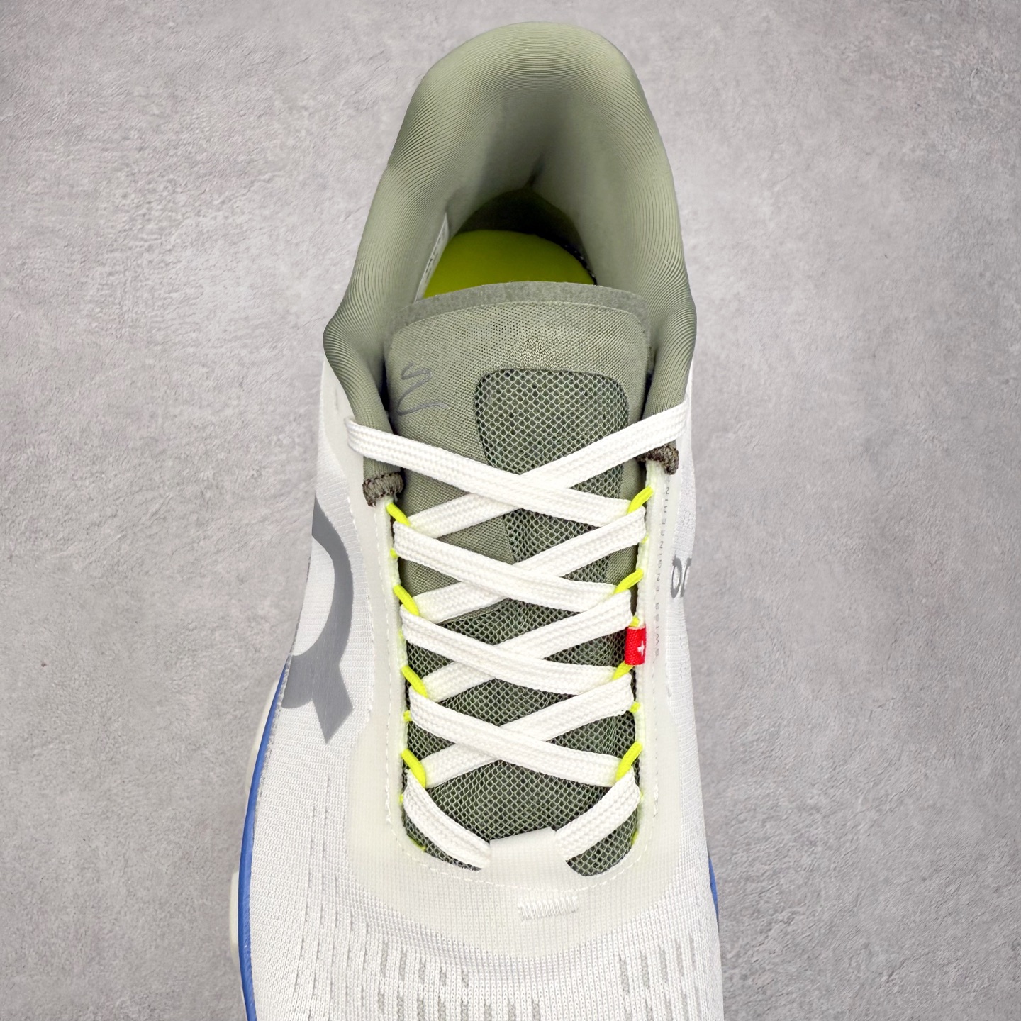 图片[5]-＃DT On昂跑 Cloudmonster 2 舒适百搭低帮训练跑步鞋 此运动品牌 开创于2010年 缓震着陆、强效回弹、轻柔质感的设计构思始终是ON研制关键 与此同时基于“为全球提供革新性的跑步感受”信念 陆续推出了多款跑鞋及其以专业运动人体跑步工程学为设计关键的功能性跑步服饰设备 让跑者不费力气地畅快畅跑 尺码：36 36.5 37.5 38 38.5 39 40 40.5 41 42 42.5 43 44 44.5 45-选品中心