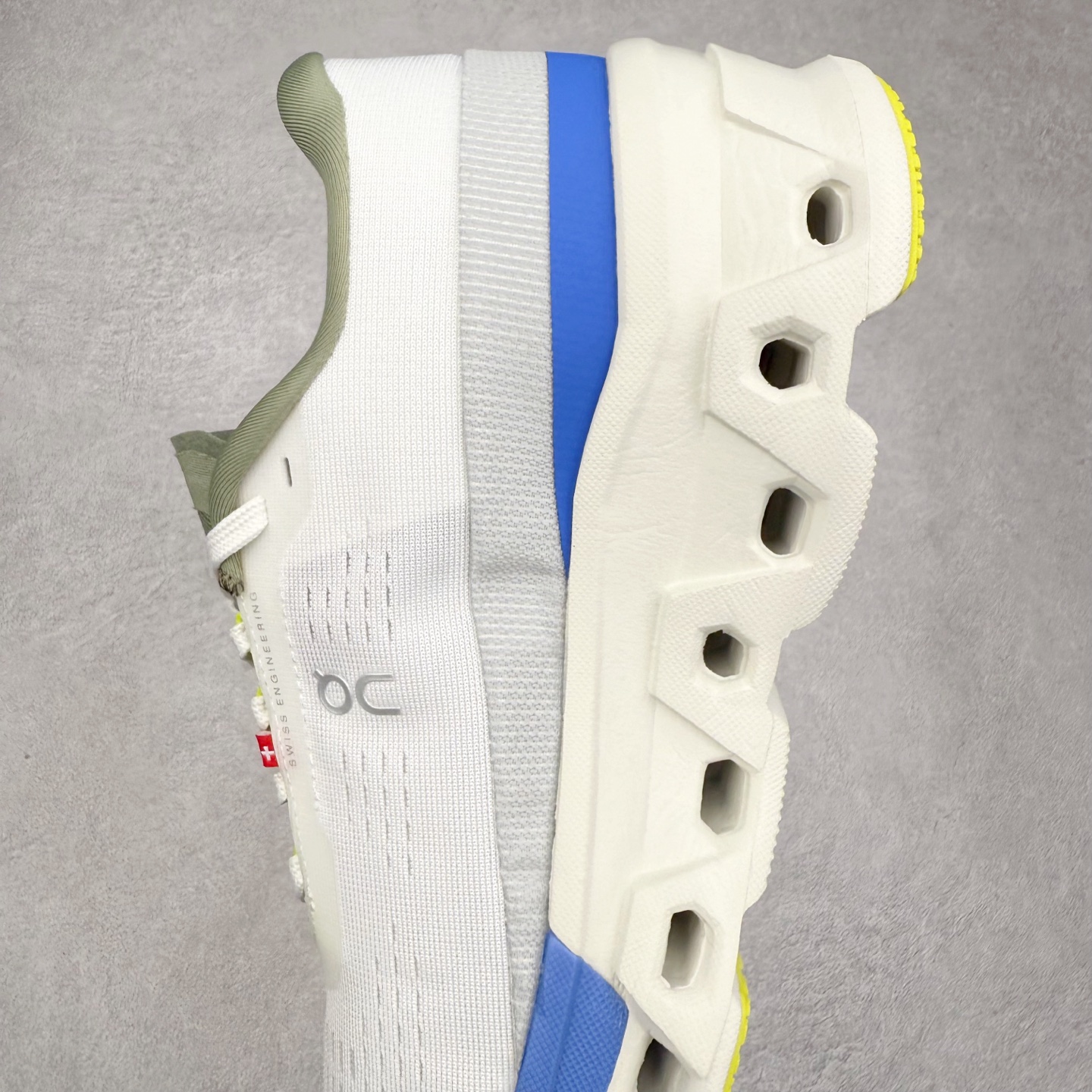 图片[7]-＃DT On昂跑 Cloudmonster 2 舒适百搭低帮训练跑步鞋 此运动品牌 开创于2010年 缓震着陆、强效回弹、轻柔质感的设计构思始终是ON研制关键 与此同时基于“为全球提供革新性的跑步感受”信念 陆续推出了多款跑鞋及其以专业运动人体跑步工程学为设计关键的功能性跑步服饰设备 让跑者不费力气地畅快畅跑 尺码：36 36.5 37.5 38 38.5 39 40 40.5 41 42 42.5 43 44 44.5 45-选品中心