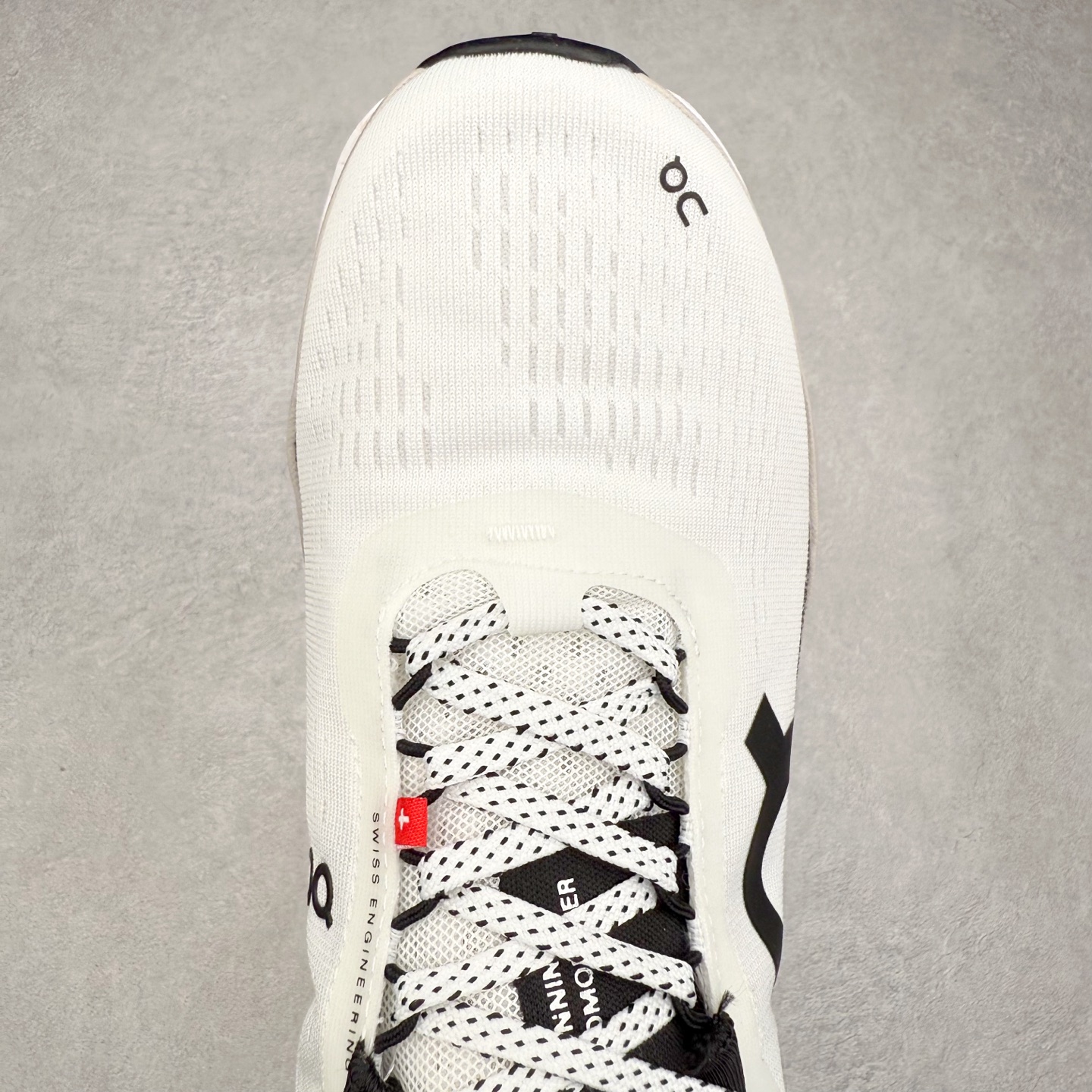 图片[4]-＃DT On昂跑 Cloudmonster 2 舒适百搭低帮训练跑步鞋 此运动品牌 开创于2010年 缓震着陆、强效回弹、轻柔质感的设计构思始终是ON研制关键 与此同时基于“为全球提供革新性的跑步感受”信念 陆续推出了多款跑鞋及其以专业运动人体跑步工程学为设计关键的功能性跑步服饰设备 让跑者不费力气地畅快畅跑 尺码：36 36.5 37.5 38 38.5 39 40 40.5 41 42 42.5 43 44 44.5 45-选品中心