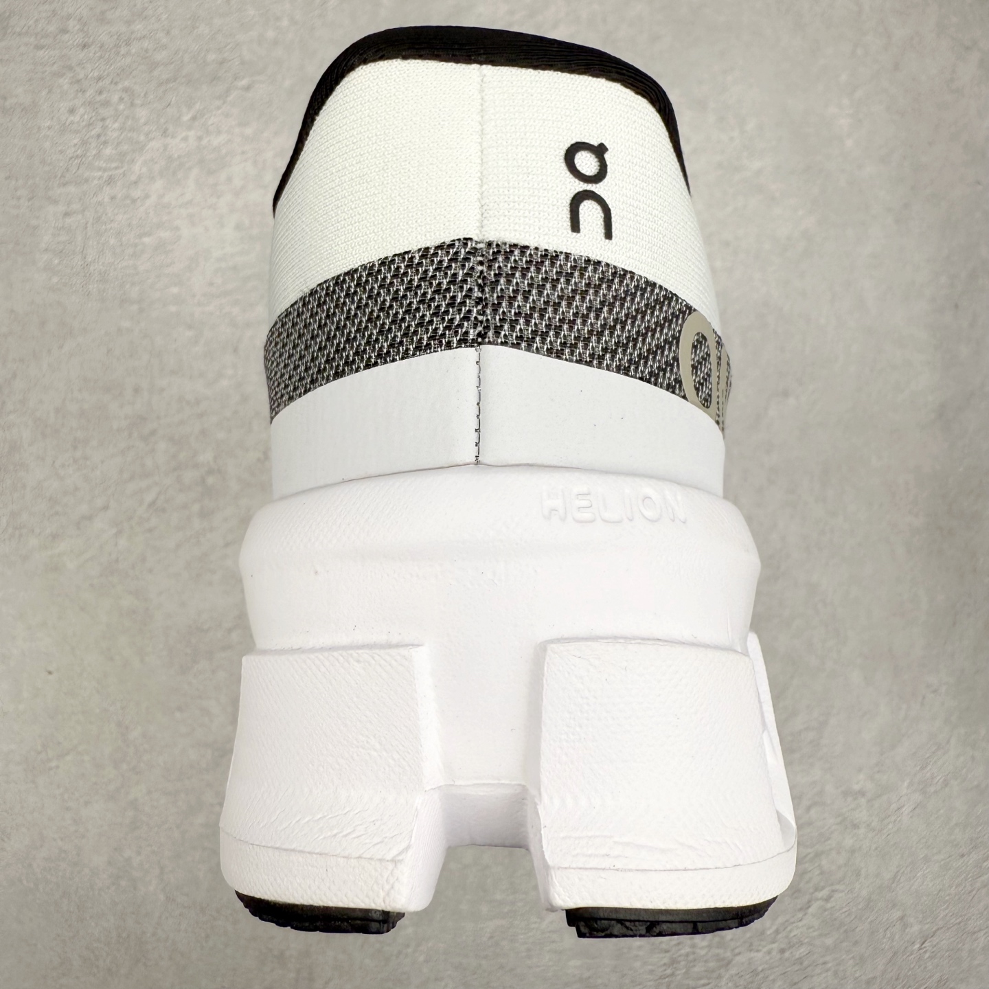 图片[8]-＃DT On昂跑 Cloudmonster 2 舒适百搭低帮训练跑步鞋 此运动品牌 开创于2010年 缓震着陆、强效回弹、轻柔质感的设计构思始终是ON研制关键 与此同时基于“为全球提供革新性的跑步感受”信念 陆续推出了多款跑鞋及其以专业运动人体跑步工程学为设计关键的功能性跑步服饰设备 让跑者不费力气地畅快畅跑 尺码：36 36.5 37.5 38 38.5 39 40 40.5 41 42 42.5 43 44 44.5 45-选品中心