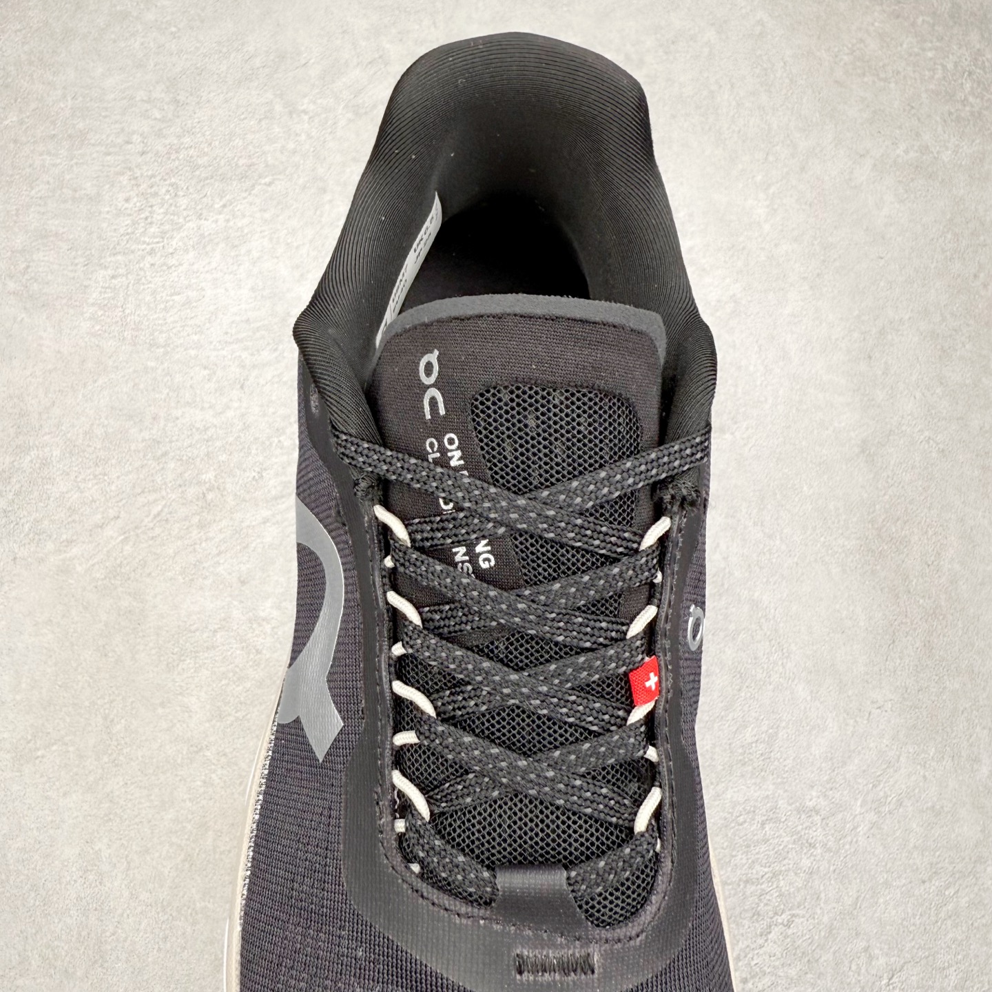 图片[5]-＃DT On昂跑 Cloudmonster 2 舒适百搭低帮训练跑步鞋 此运动品牌 开创于2010年 缓震着陆、强效回弹、轻柔质感的设计构思始终是ON研制关键 与此同时基于“为全球提供革新性的跑步感受”信念 陆续推出了多款跑鞋及其以专业运动人体跑步工程学为设计关键的功能性跑步服饰设备 让跑者不费力气地畅快畅跑 尺码：36 36.5 37.5 38 38.5 39 40 40.5 41 42 42.5 43 44 44.5 45-选品中心