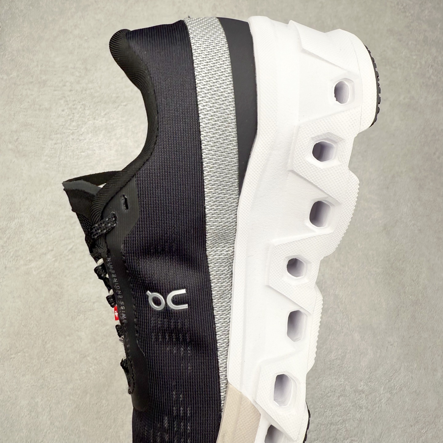 图片[7]-＃DT On昂跑 Cloudmonster 2 舒适百搭低帮训练跑步鞋 此运动品牌 开创于2010年 缓震着陆、强效回弹、轻柔质感的设计构思始终是ON研制关键 与此同时基于“为全球提供革新性的跑步感受”信念 陆续推出了多款跑鞋及其以专业运动人体跑步工程学为设计关键的功能性跑步服饰设备 让跑者不费力气地畅快畅跑 尺码：36 36.5 37.5 38 38.5 39 40 40.5 41 42 42.5 43 44 44.5 45-选品中心