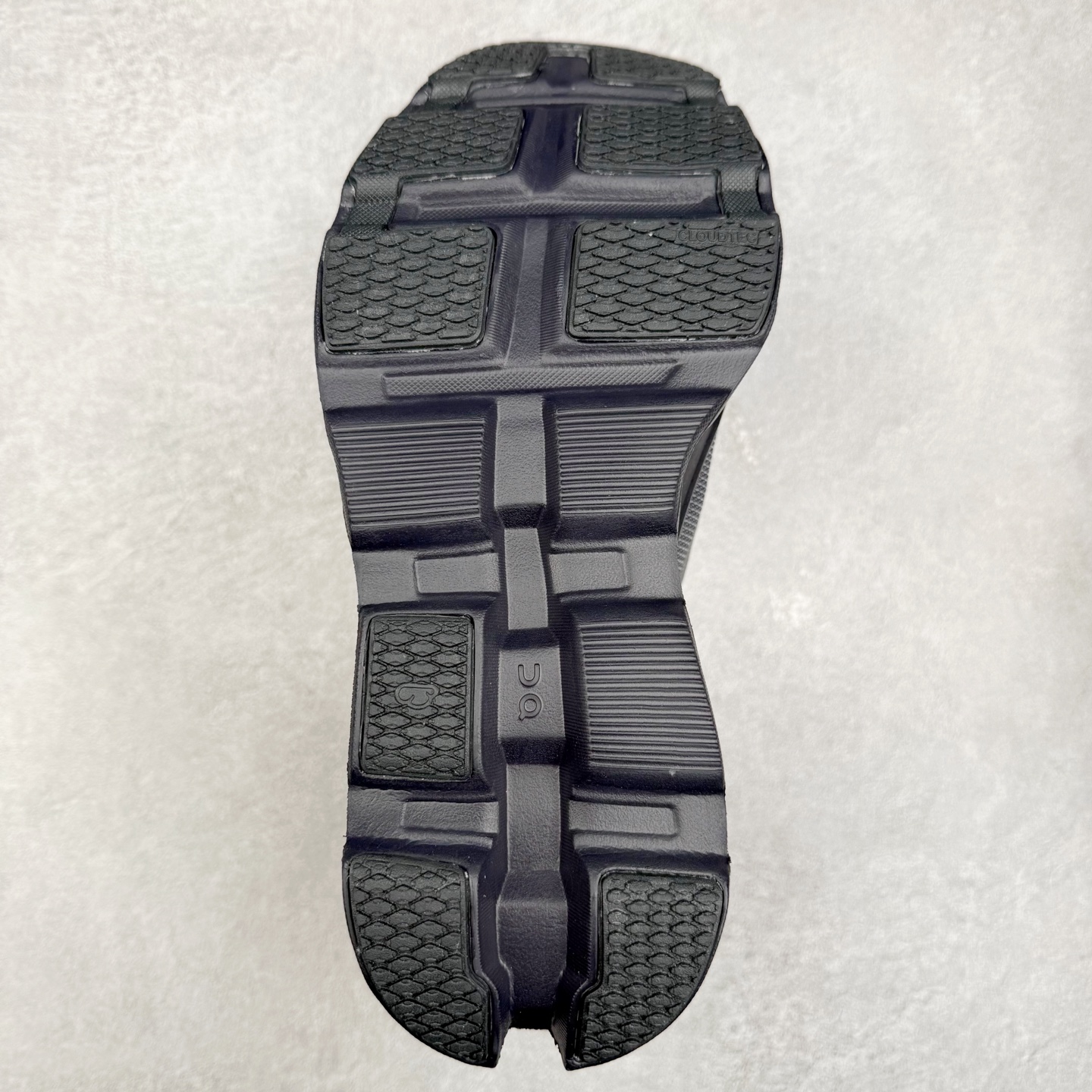 图片[9]-＃DT On昂跑 Cloudmonster 2 舒适百搭低帮训练跑步鞋 此运动品牌 开创于2010年 缓震着陆、强效回弹、轻柔质感的设计构思始终是ON研制关键 与此同时基于“为全球提供革新性的跑步感受”信念 陆续推出了多款跑鞋及其以专业运动人体跑步工程学为设计关键的功能性跑步服饰设备 让跑者不费力气地畅快畅跑 尺码：36 36.5 37.5 38 38.5 39 40 40.5 41 42 42.5 43 44 44.5 45-选品中心