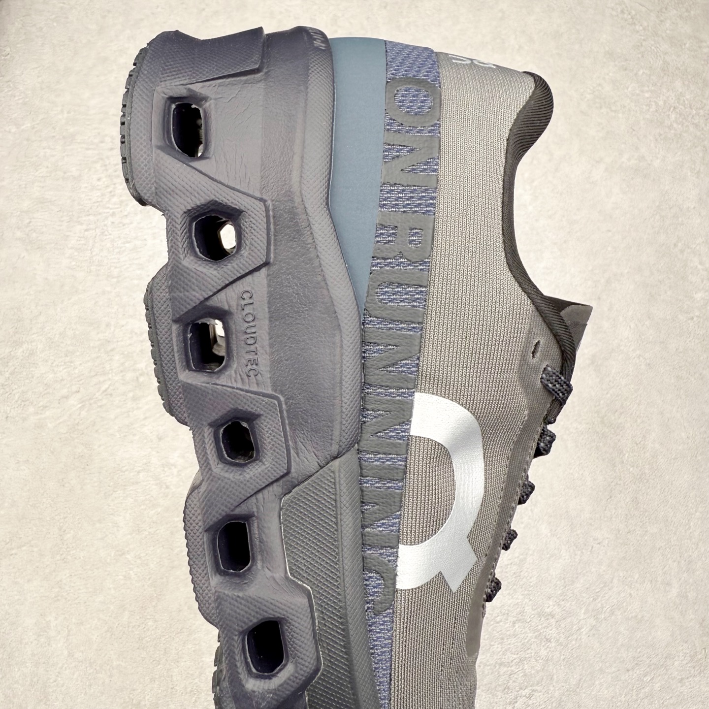 图片[6]-＃DT On昂跑 Cloudmonster 2 舒适百搭低帮训练跑步鞋 此运动品牌 开创于2010年 缓震着陆、强效回弹、轻柔质感的设计构思始终是ON研制关键 与此同时基于“为全球提供革新性的跑步感受”信念 陆续推出了多款跑鞋及其以专业运动人体跑步工程学为设计关键的功能性跑步服饰设备 让跑者不费力气地畅快畅跑 尺码：36 36.5 37.5 38 38.5 39 40 40.5 41 42 42.5 43 44 44.5 45-选品中心