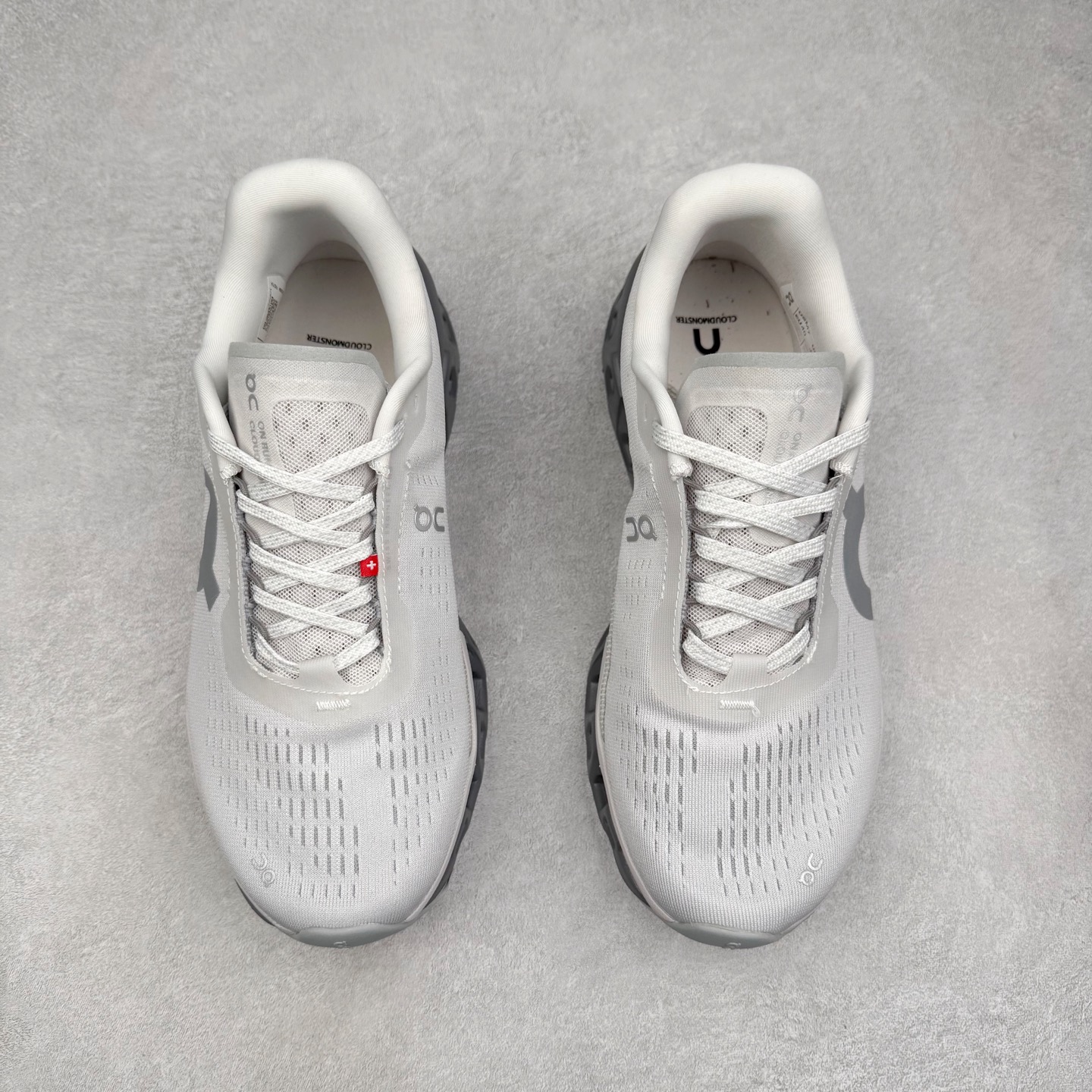 图片[2]-＃DT On昂跑 Cloudmonster 2 舒适百搭低帮训练跑步鞋 此运动品牌 开创于2010年 缓震着陆、强效回弹、轻柔质感的设计构思始终是ON研制关键 与此同时基于“为全球提供革新性的跑步感受”信念 陆续推出了多款跑鞋及其以专业运动人体跑步工程学为设计关键的功能性跑步服饰设备 让跑者不费力气地畅快畅跑 尺码：36 36.5 37.5 38 38.5 39 40 40.5 41 42 42.5 43 44 44.5 45-选品中心