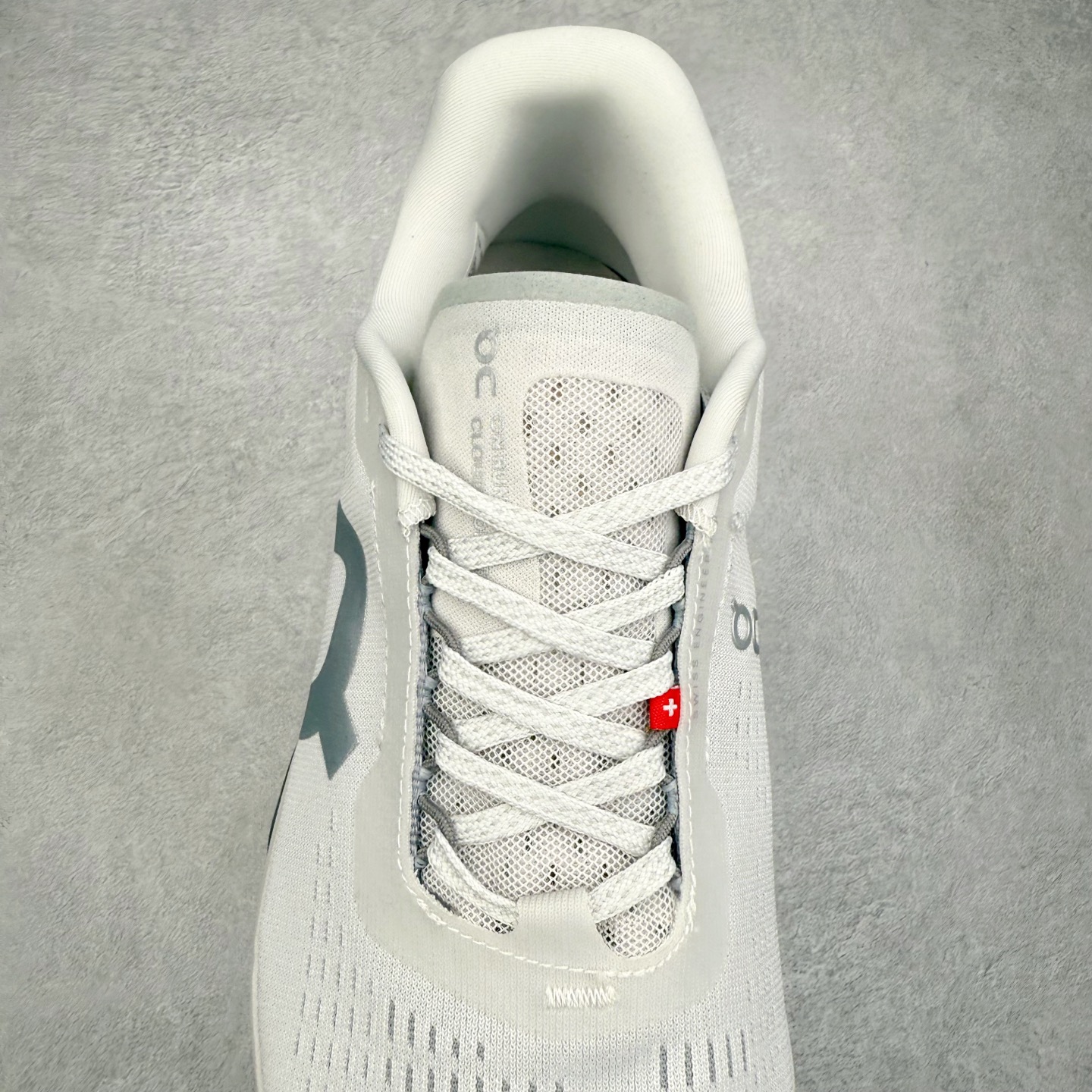 图片[5]-＃DT On昂跑 Cloudmonster 2 舒适百搭低帮训练跑步鞋 此运动品牌 开创于2010年 缓震着陆、强效回弹、轻柔质感的设计构思始终是ON研制关键 与此同时基于“为全球提供革新性的跑步感受”信念 陆续推出了多款跑鞋及其以专业运动人体跑步工程学为设计关键的功能性跑步服饰设备 让跑者不费力气地畅快畅跑 尺码：36 36.5 37.5 38 38.5 39 40 40.5 41 42 42.5 43 44 44.5 45-选品中心