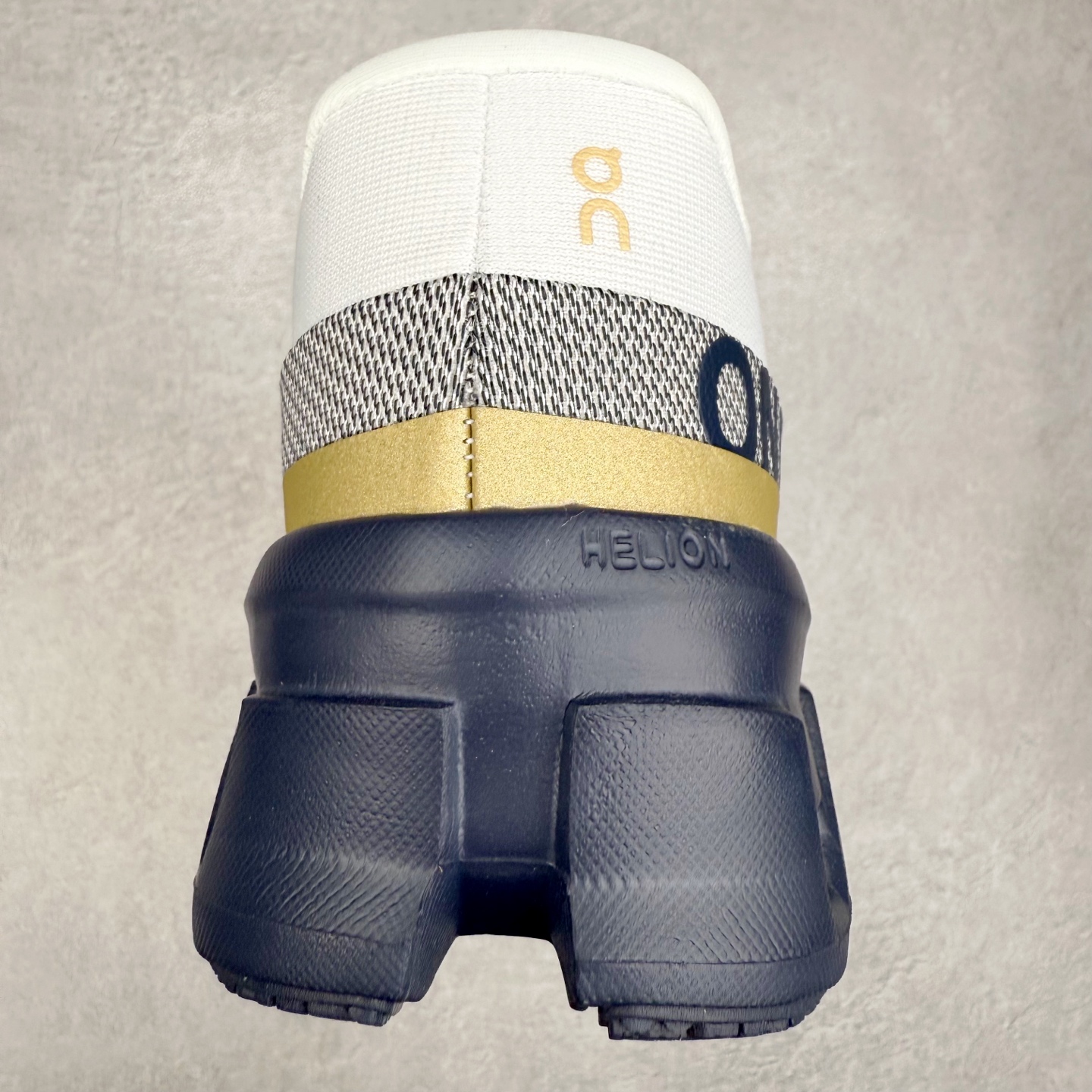 图片[8]-＃DT On昂跑 Cloudmonster 2 舒适百搭低帮训练跑步鞋 此运动品牌 开创于2010年 缓震着陆、强效回弹、轻柔质感的设计构思始终是ON研制关键 与此同时基于“为全球提供革新性的跑步感受”信念 陆续推出了多款跑鞋及其以专业运动人体跑步工程学为设计关键的功能性跑步服饰设备 让跑者不费力气地畅快畅跑 尺码：36 36.5 37.5 38 38.5 39 40 40.5 41 42 42.5 43 44 44.5 45-选品中心